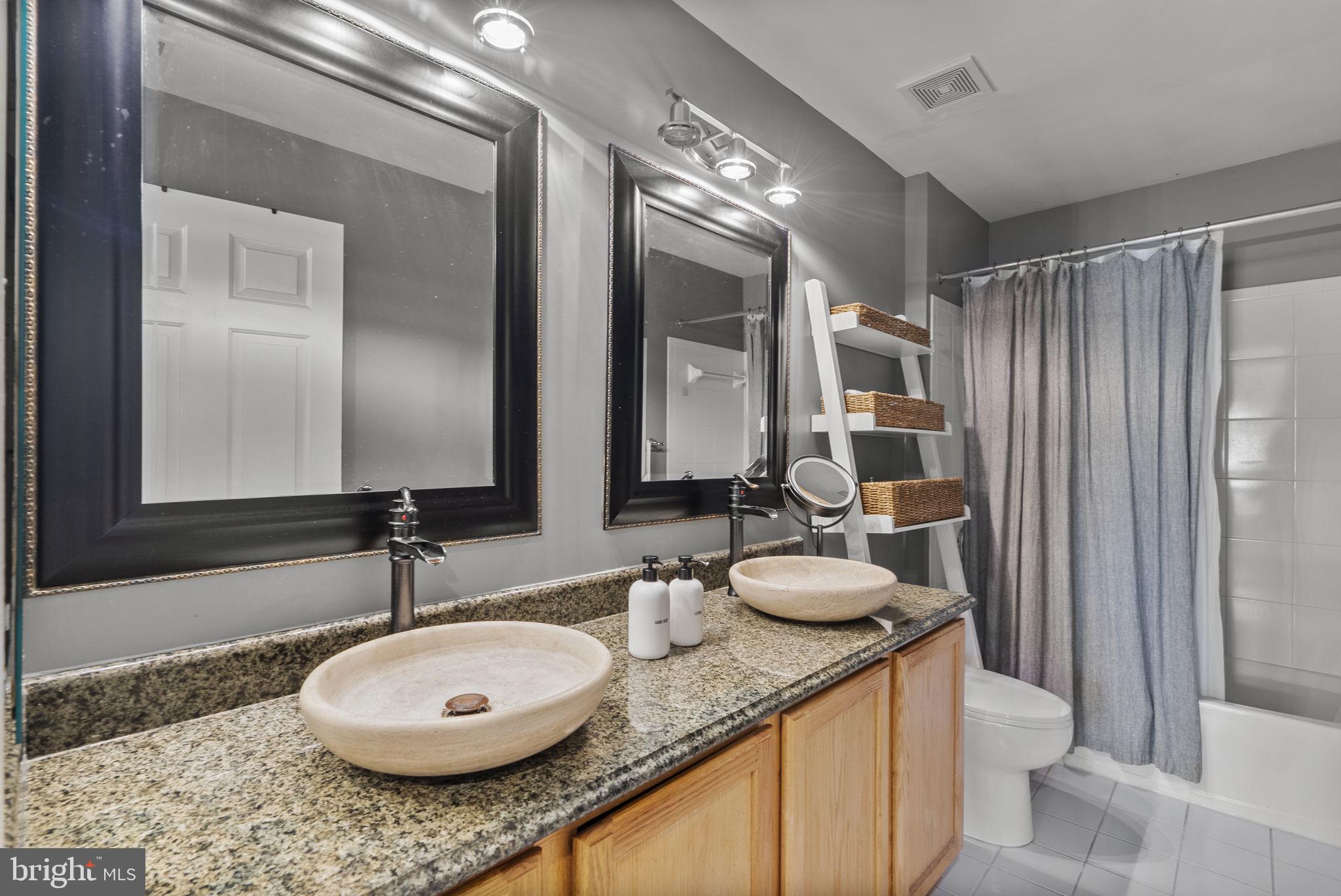 JASMYN WOODS - Residential