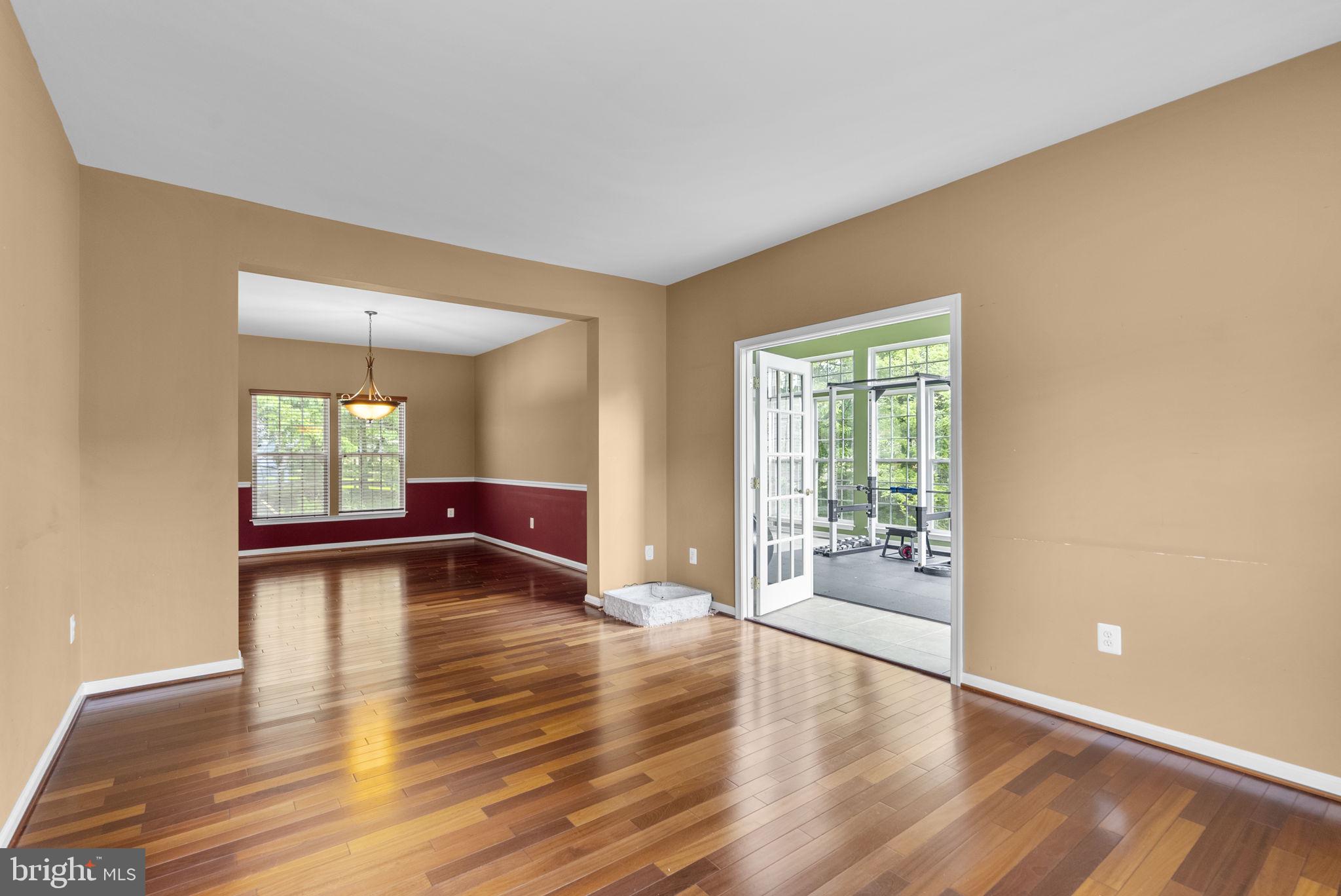 JASMYN WOODS - Residential