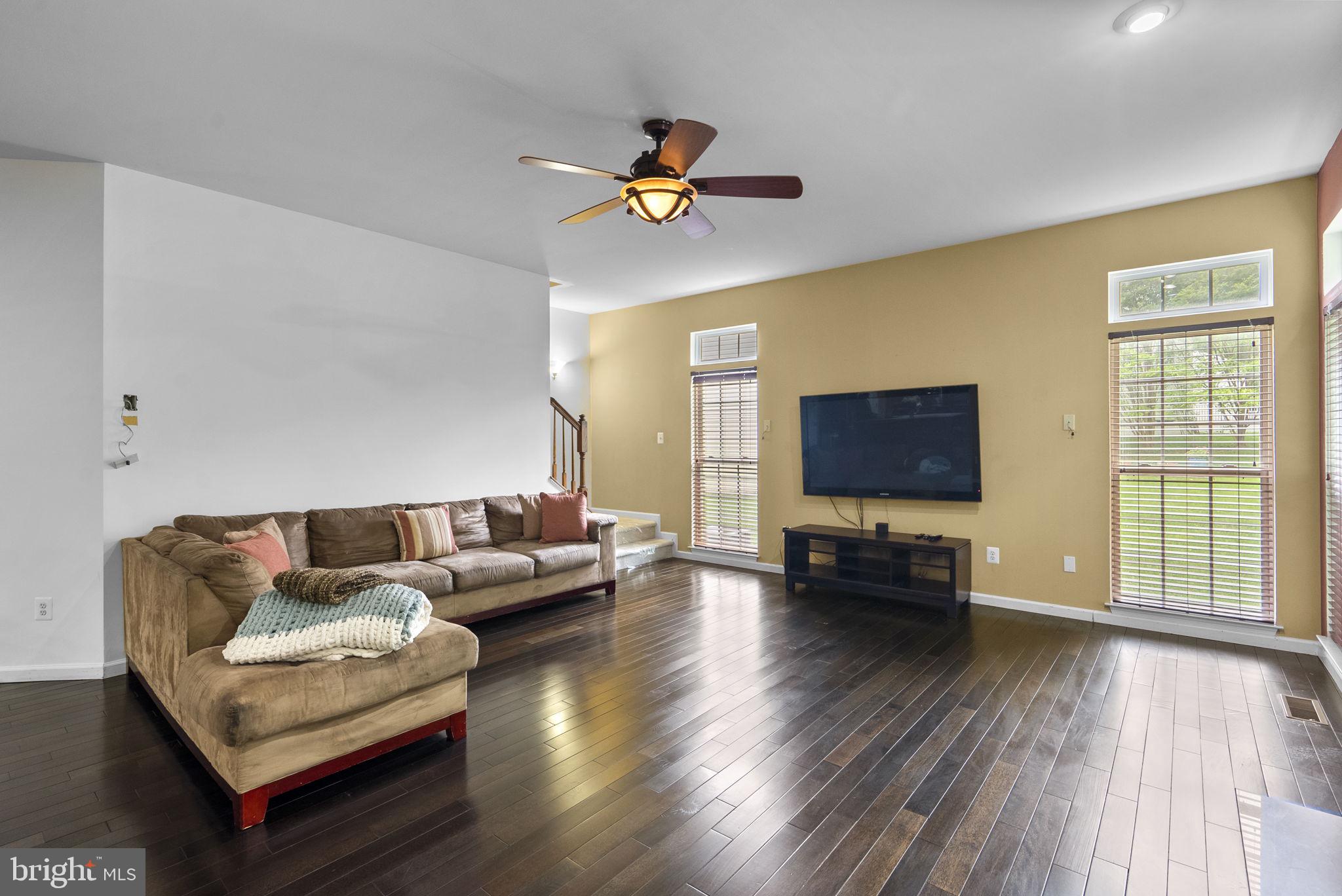 JASMYN WOODS - Residential