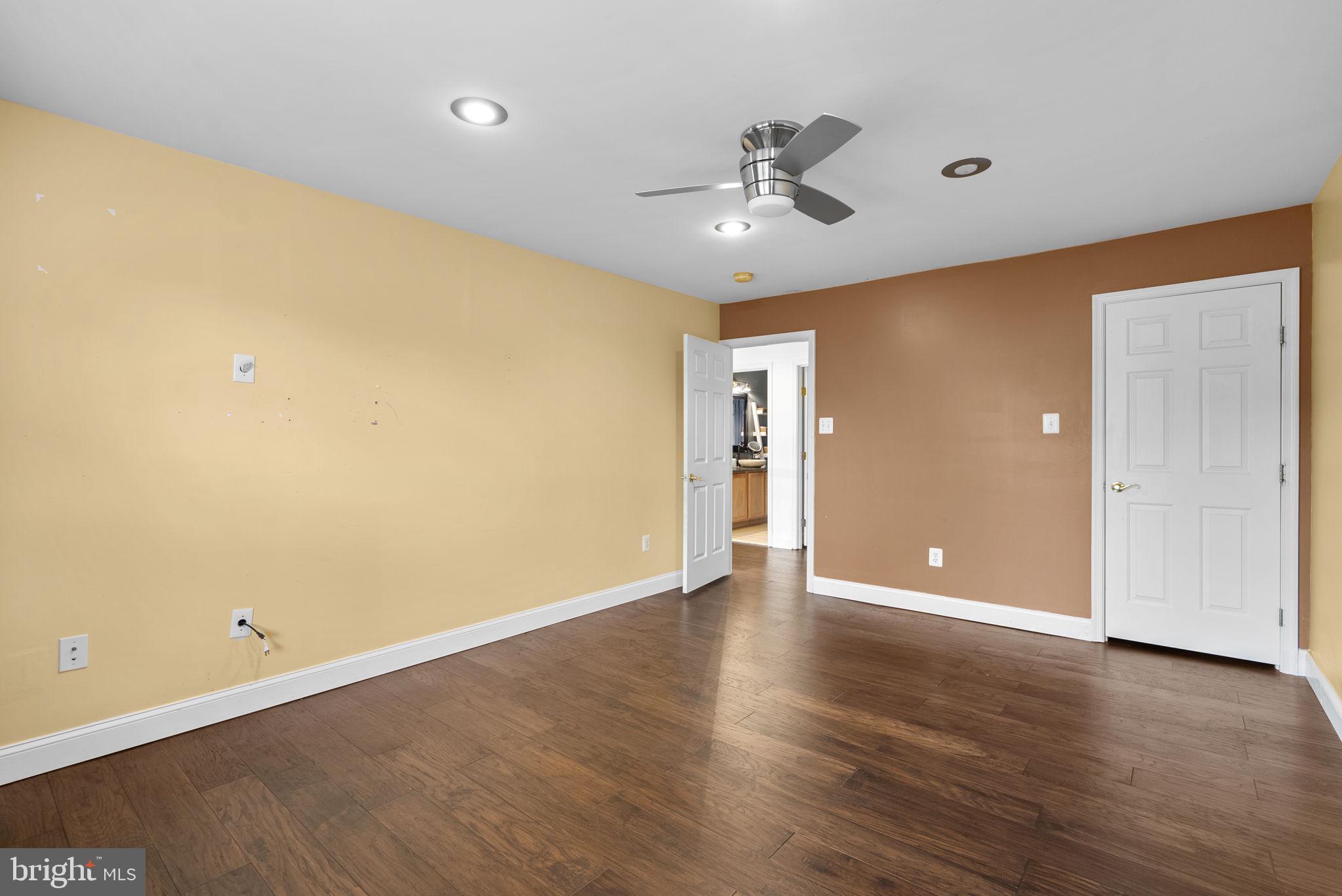 JASMYN WOODS - Residential