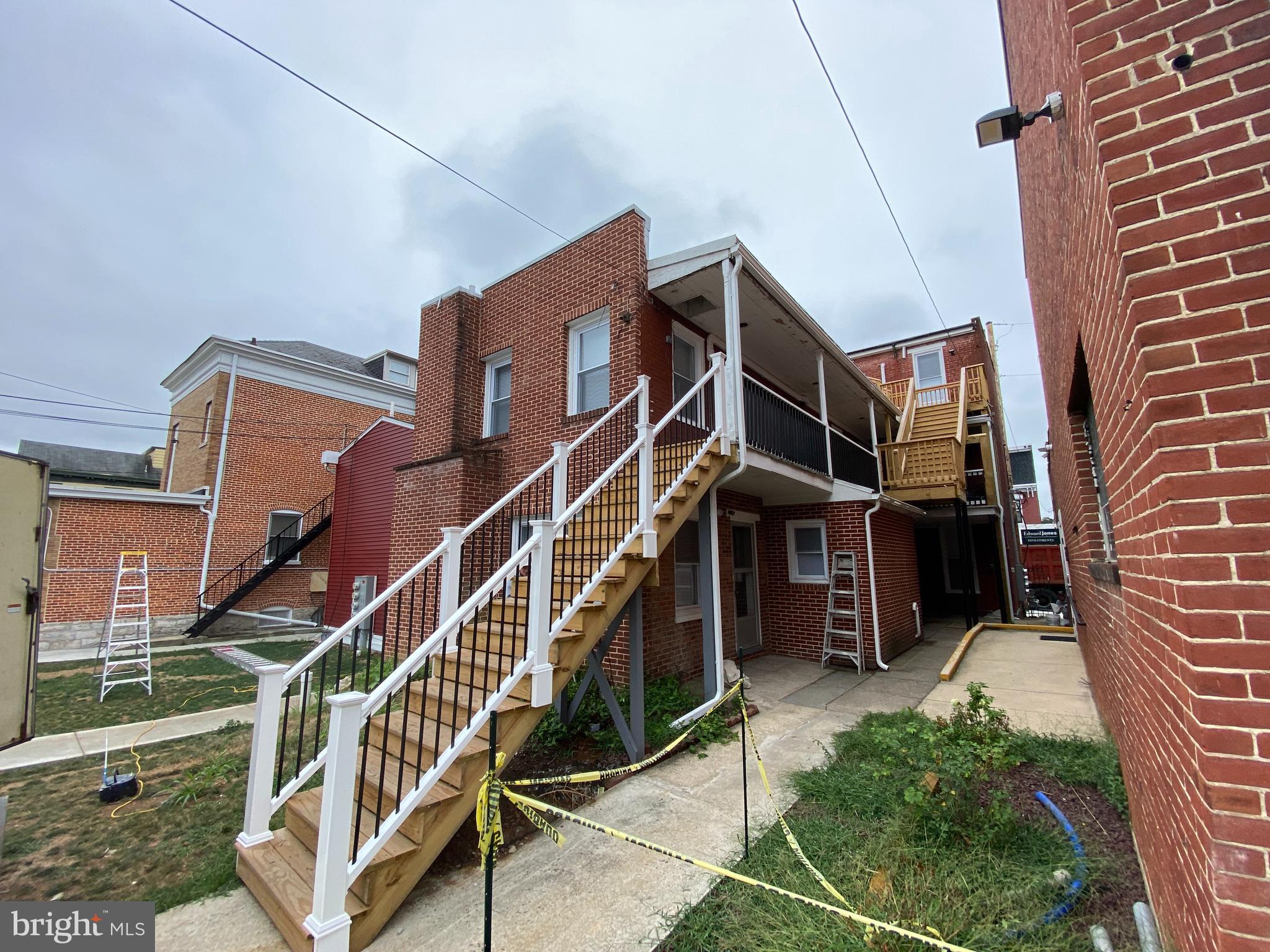 209 N HANOVER STREET 2