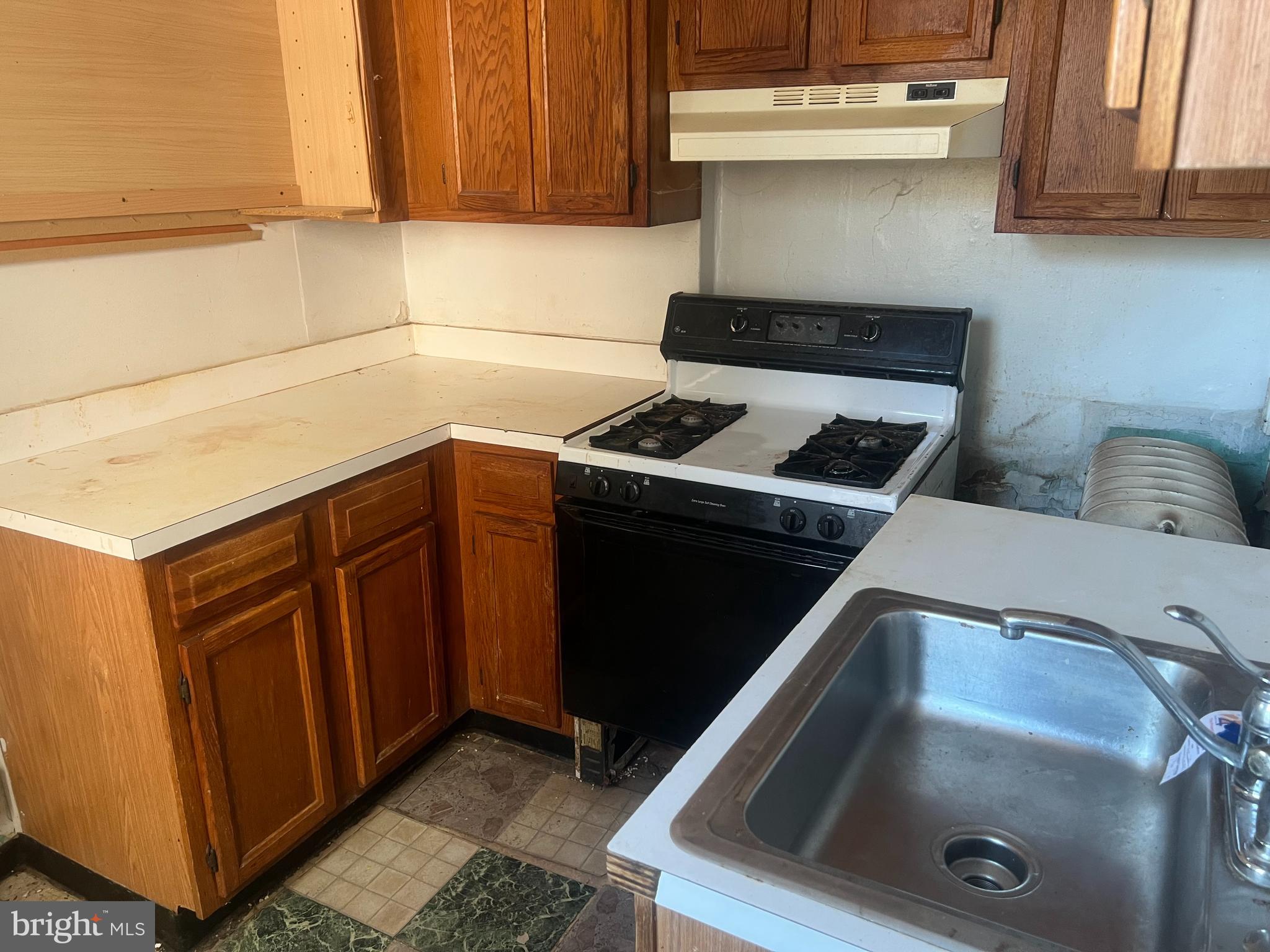 2211 JEFFERSON STREET