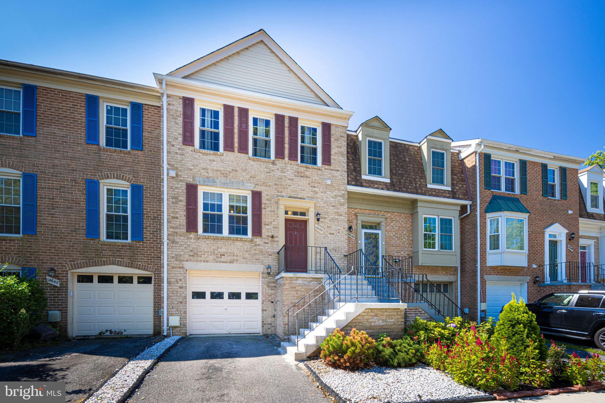 LAUREL LAKES - Residential