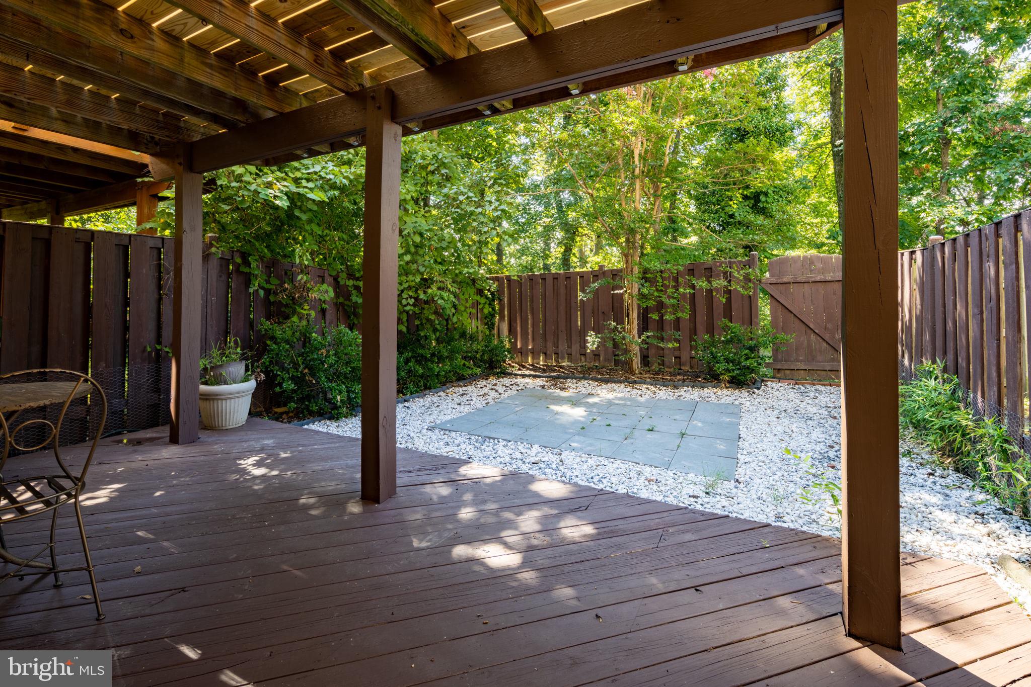 LAUREL LAKES - Residential