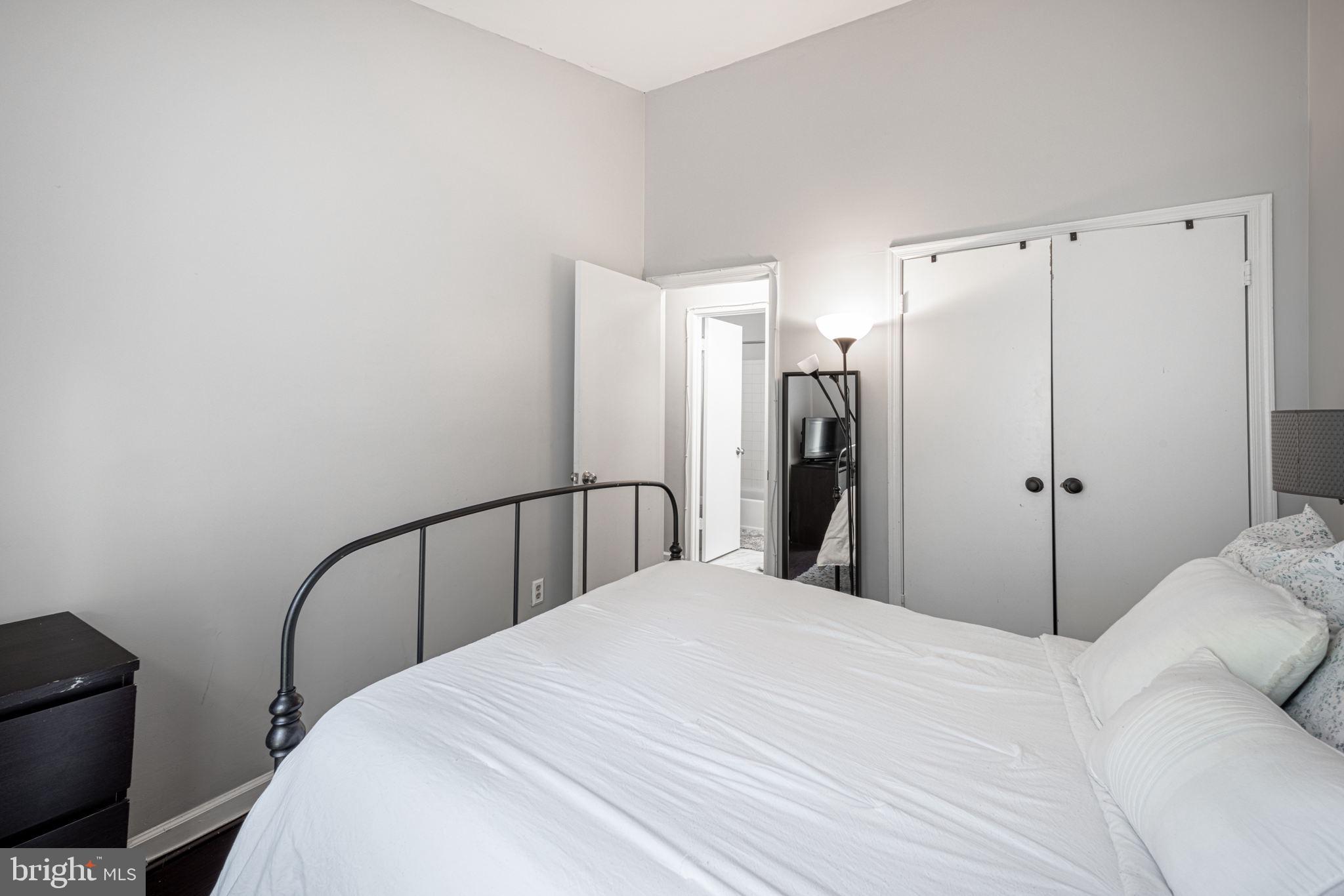 LAUREL LAKES - Residential