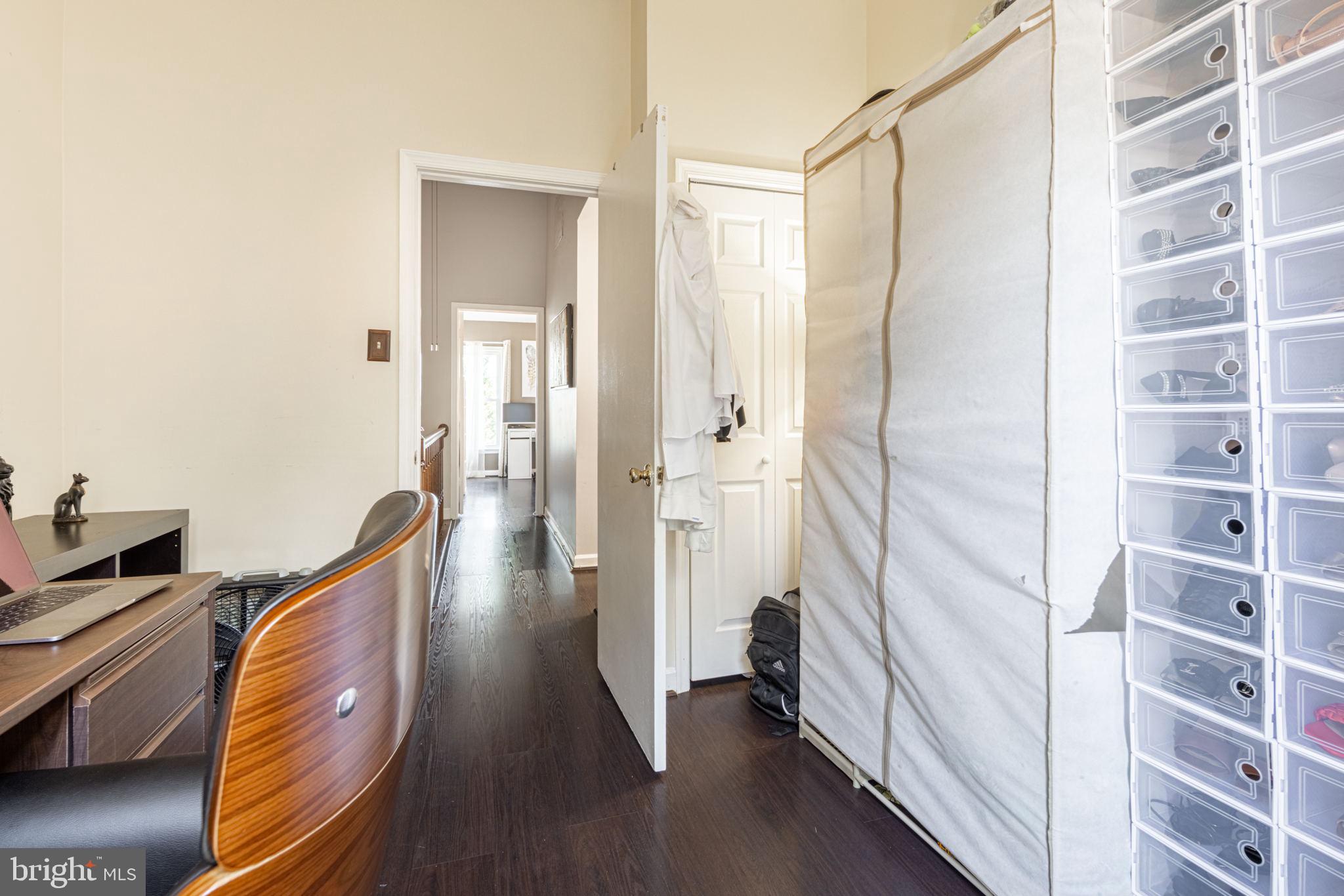 LAUREL LAKES - Residential