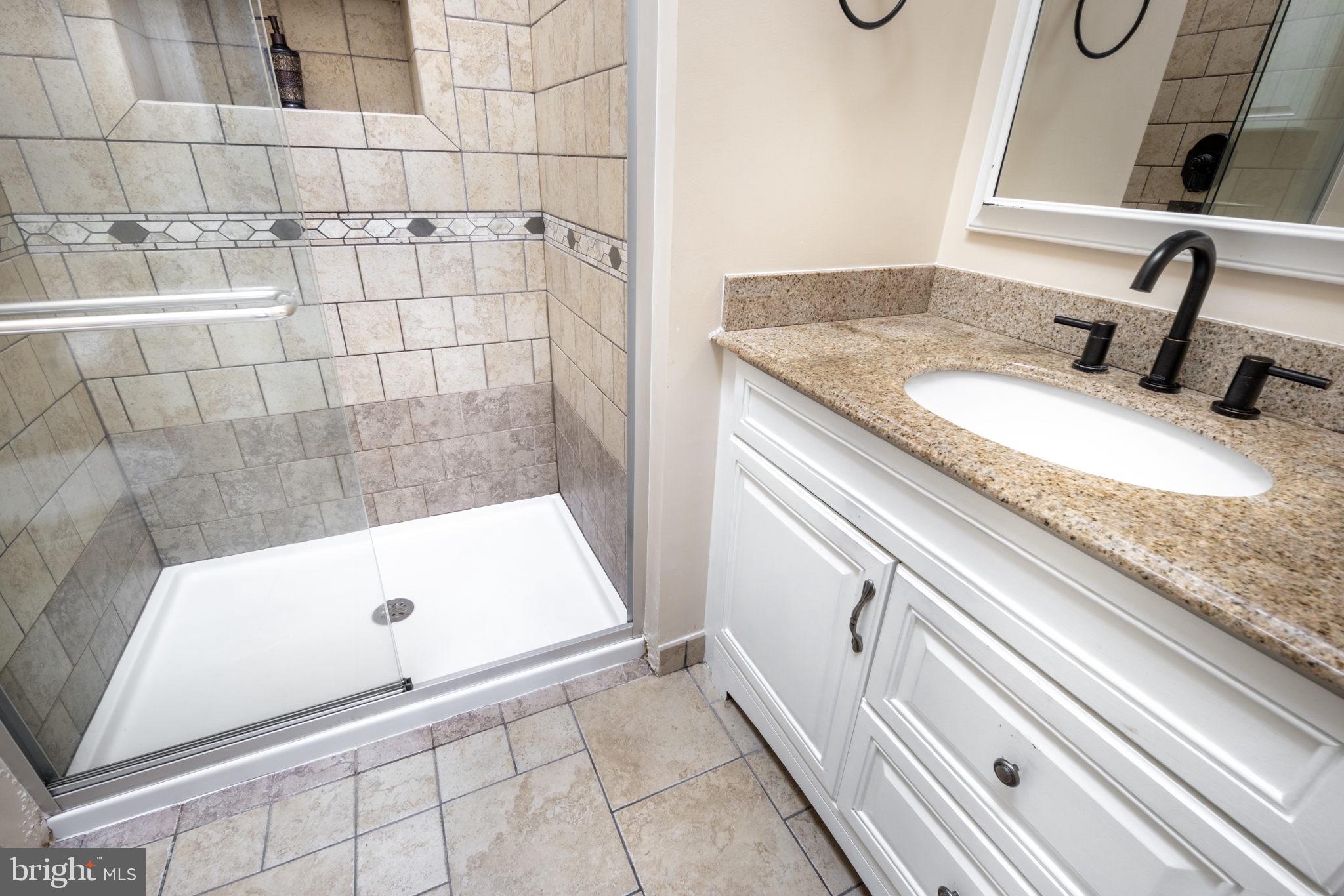 LAUREL LAKES - Residential