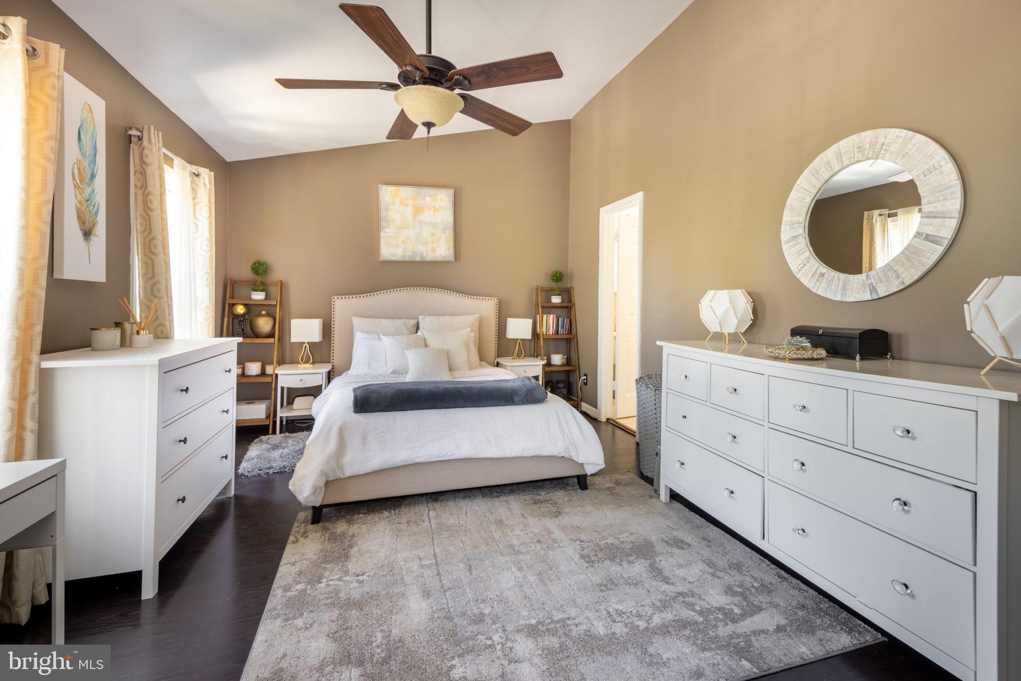 LAUREL LAKES - Residential