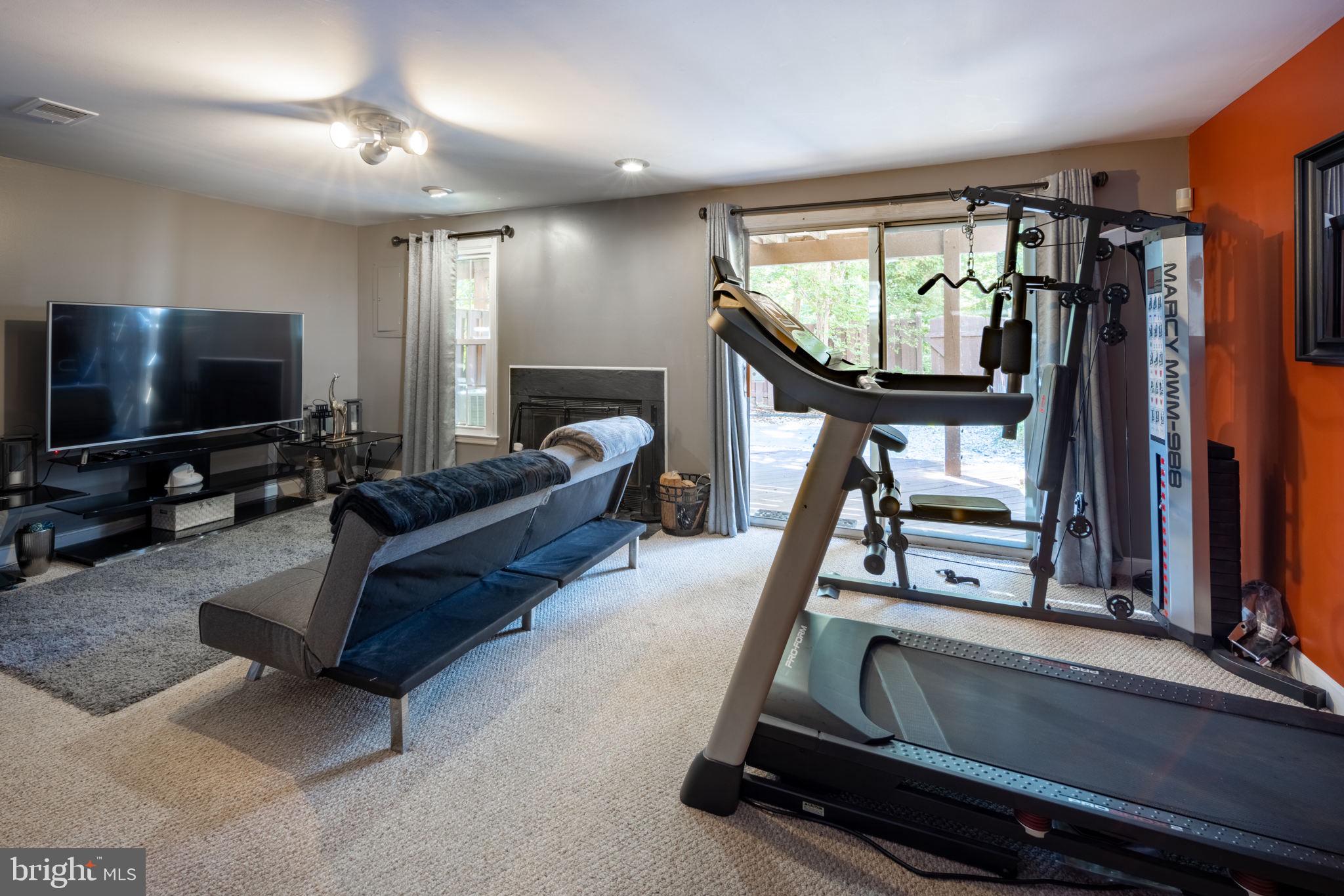 LAUREL LAKES - Residential