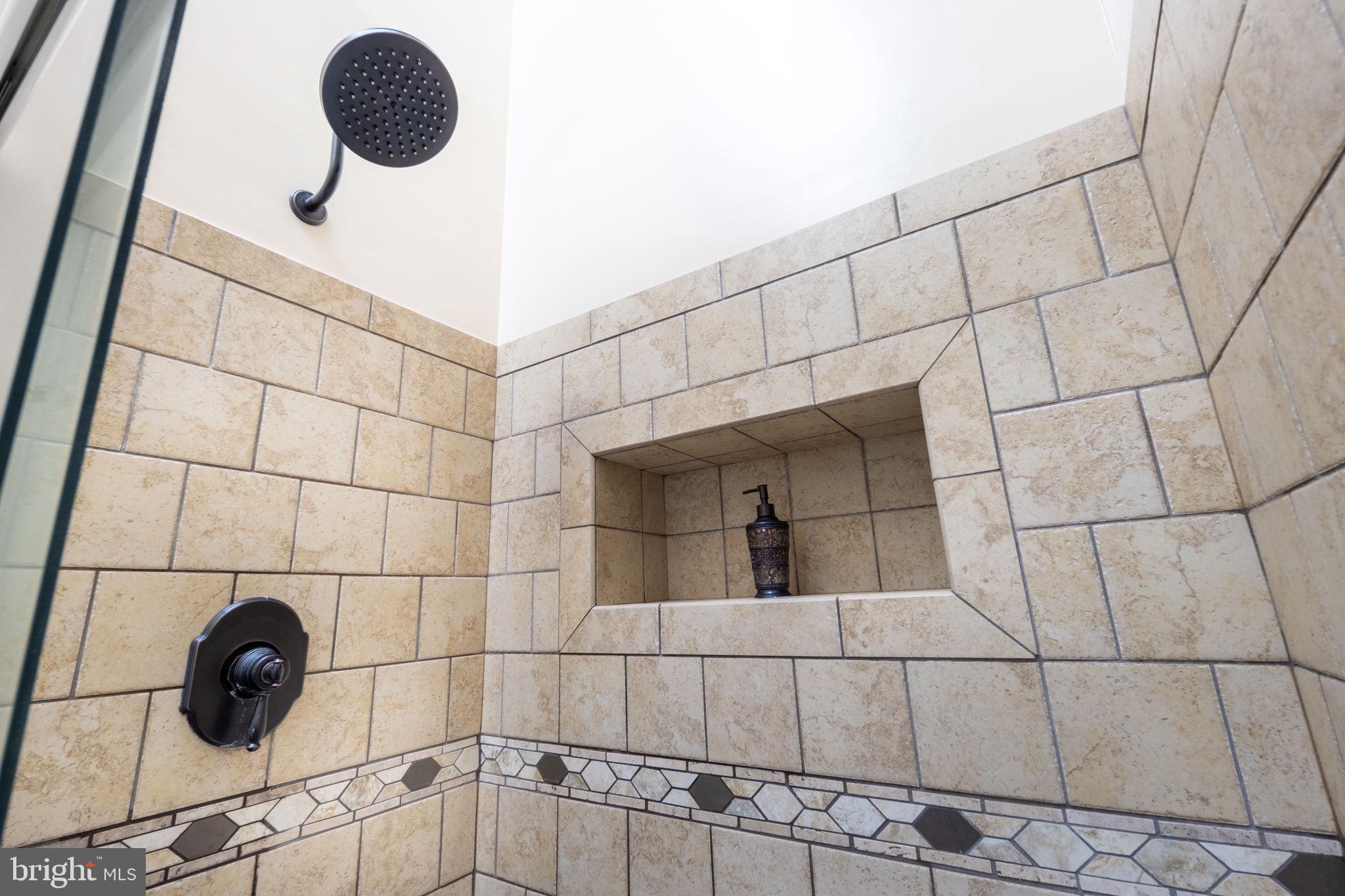 LAUREL LAKES - Residential