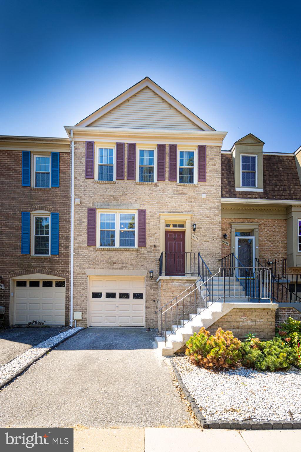 LAUREL LAKES - Residential