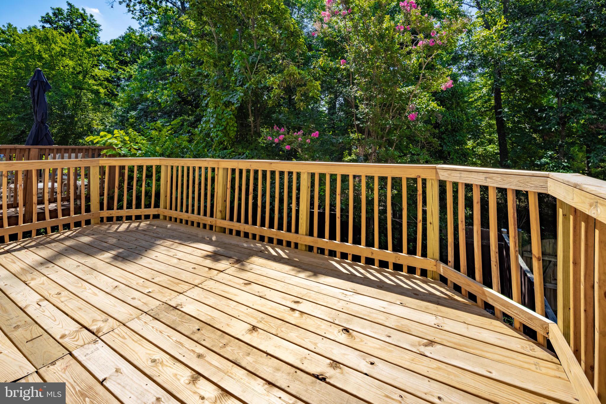 LAUREL LAKES - Residential