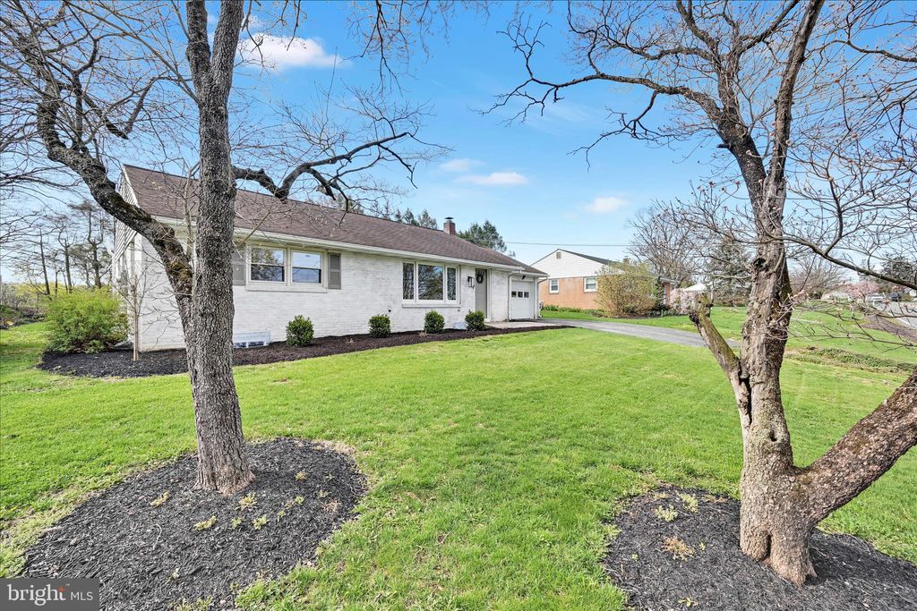 Photo of 332 Owl Hill Road, LITITZ, PA 17543 (MLS # PALA2085968)