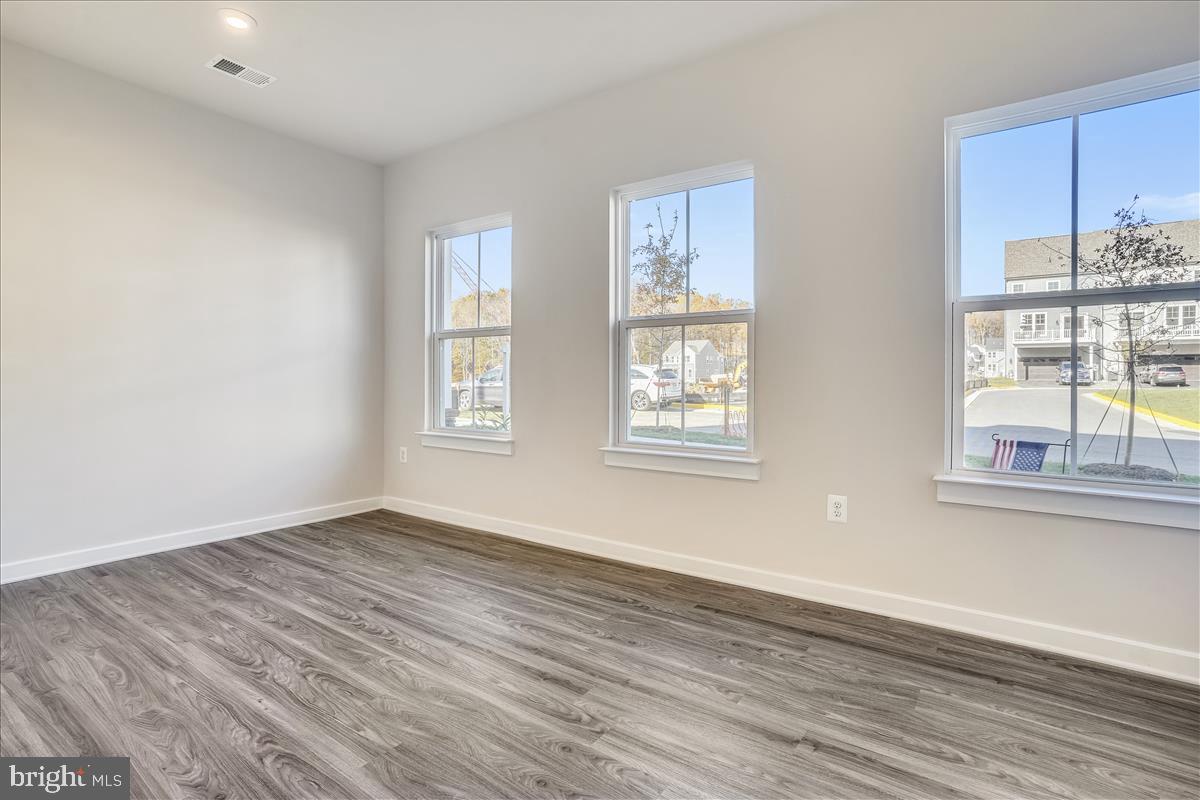 POTOMAC SHORES - Residential Lease