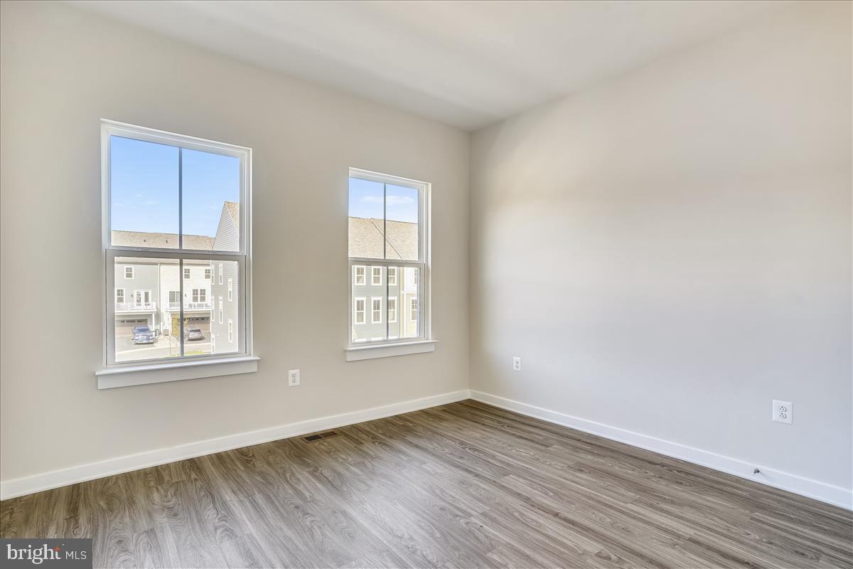 POTOMAC SHORES - Residential Lease