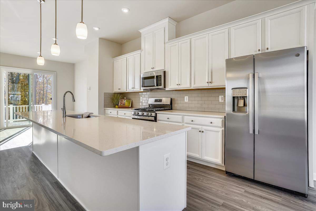 POTOMAC SHORES - Residential Lease