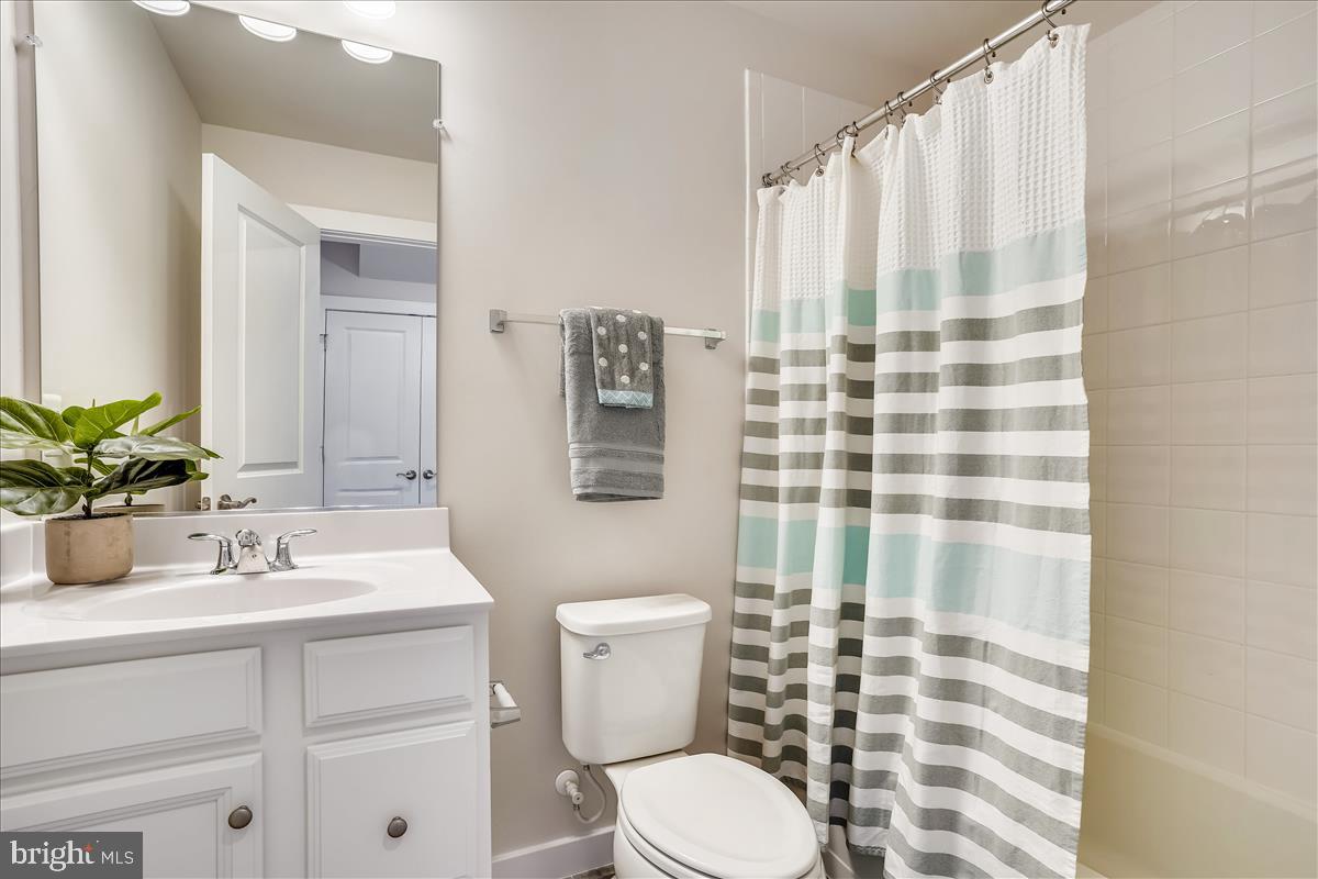 POTOMAC SHORES - Residential Lease