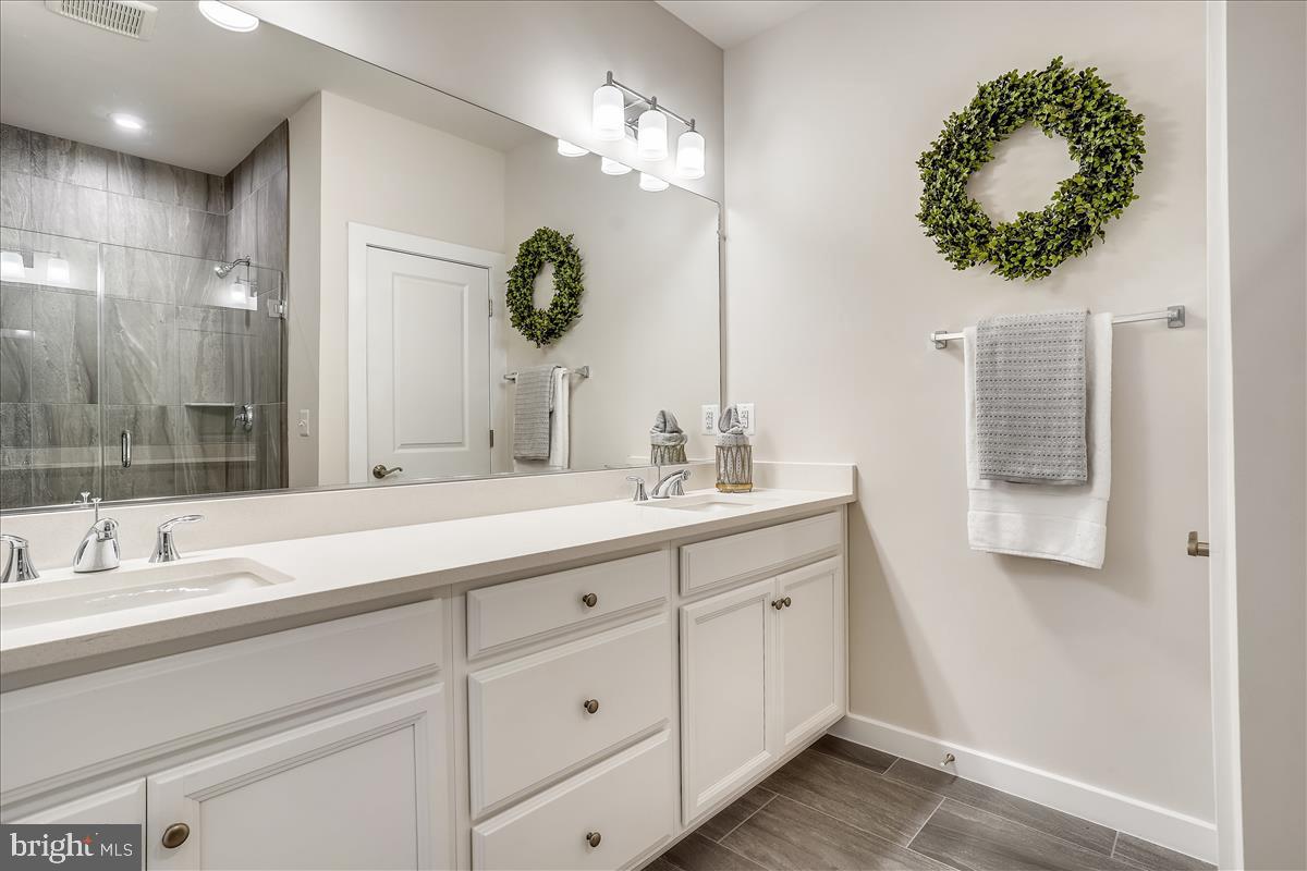 POTOMAC SHORES - Residential Lease