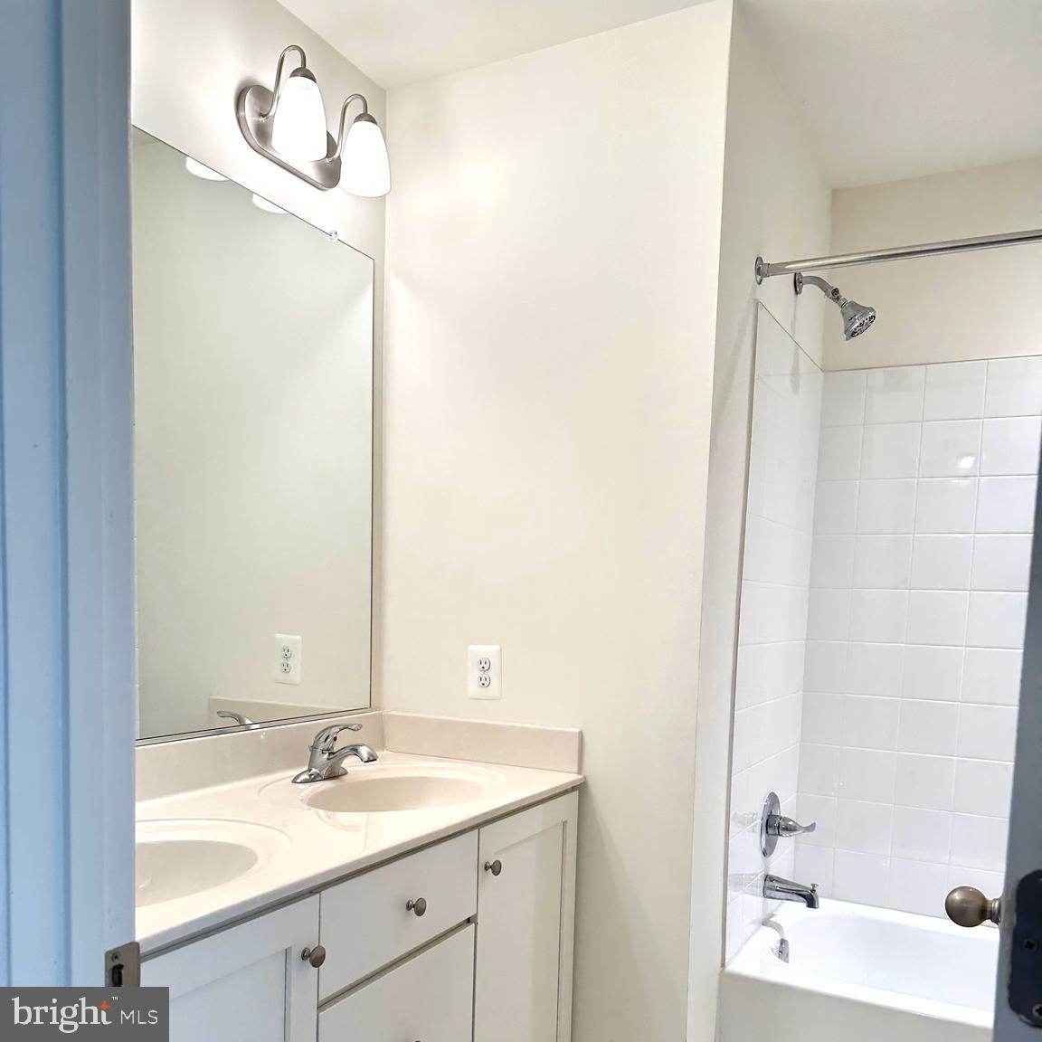 OVERLOOK AT RIVERSIDE - Residential Lease