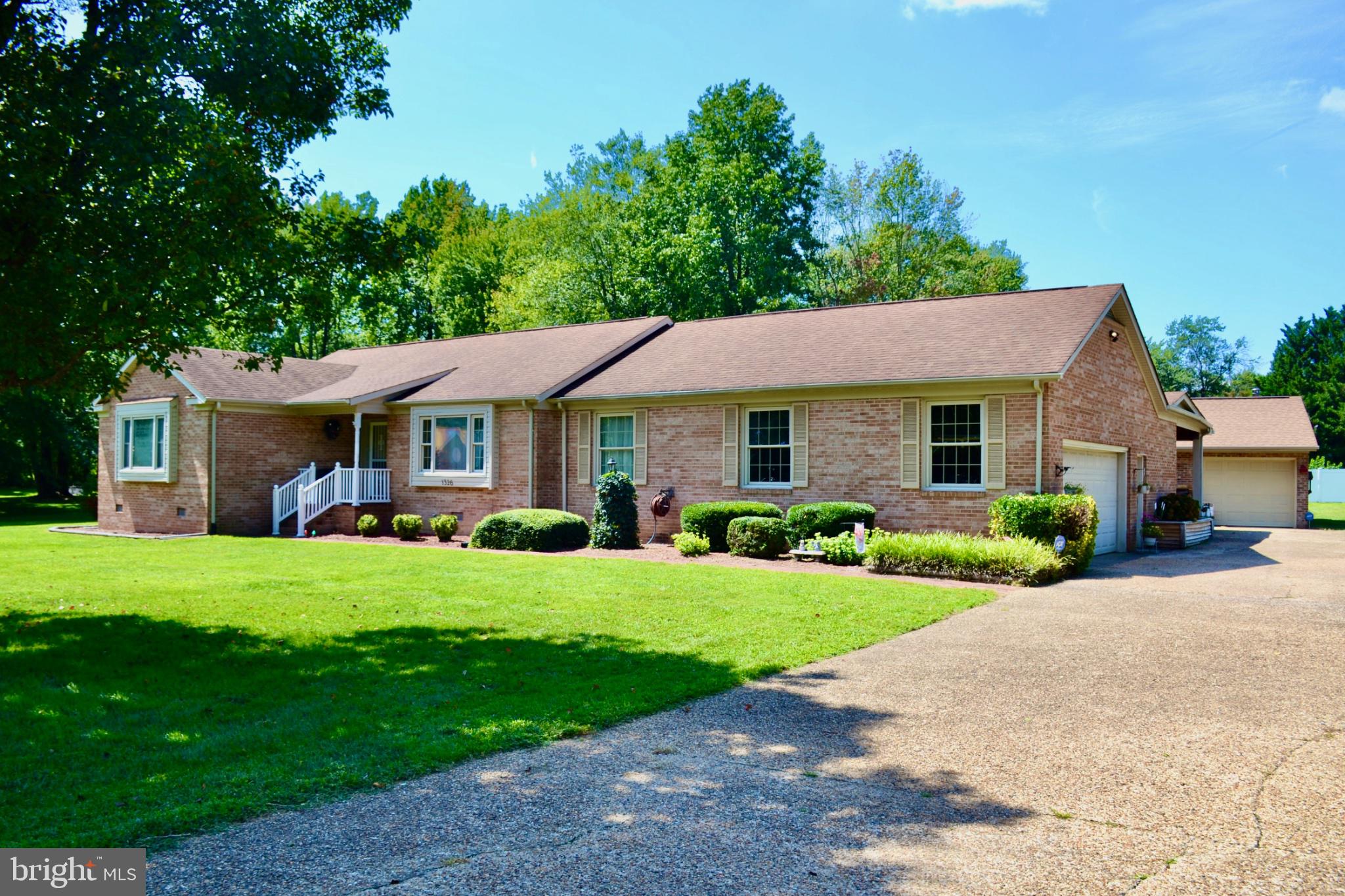 1326 HEATHERSTONE DRIVE