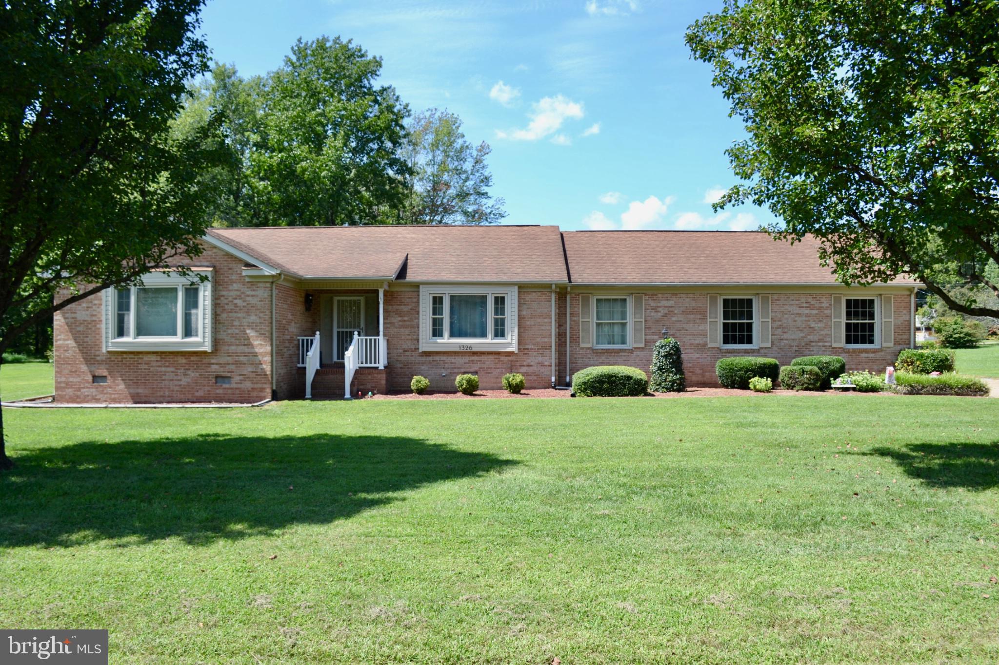 1326 HEATHERSTONE DRIVE
