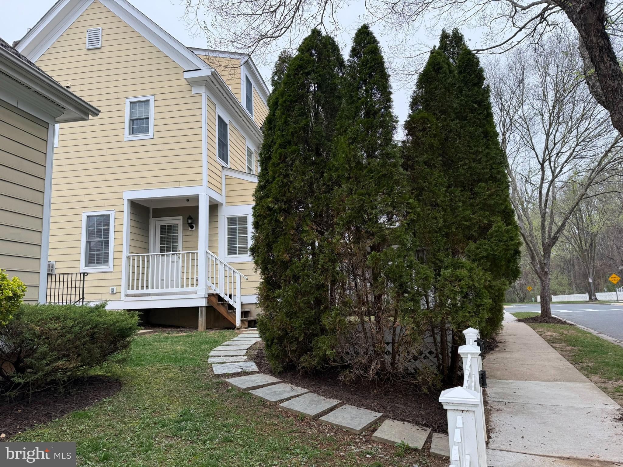 817 LINSLADE STREET LL