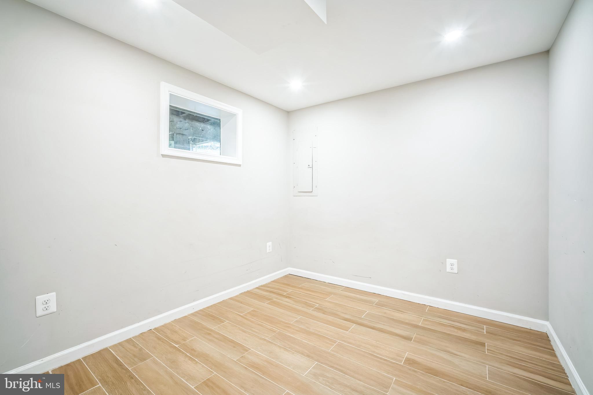 DALE CITY - Residential Lease