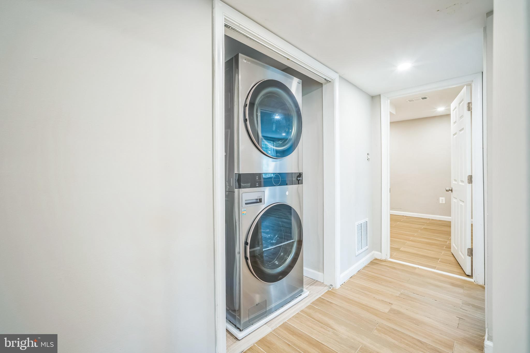 DALE CITY - Residential Lease