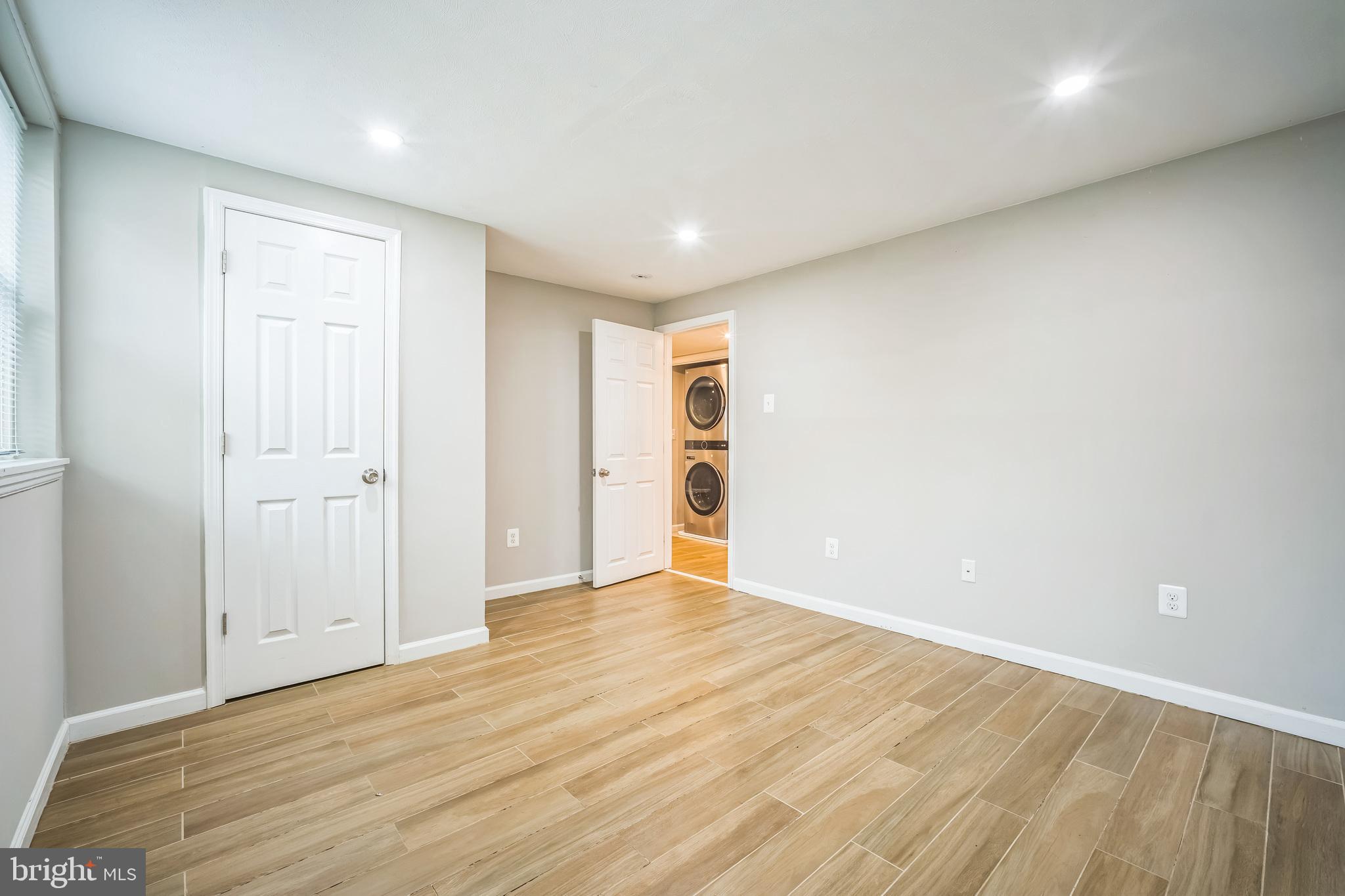 DALE CITY - Residential Lease