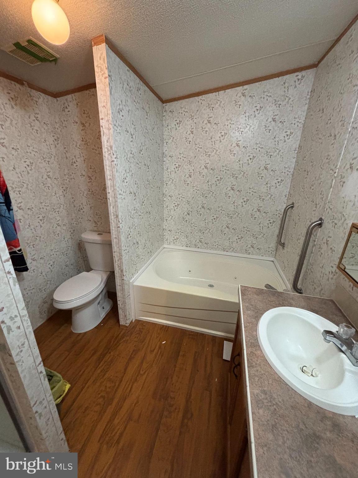 PENNWOOD CROSSING - Residential