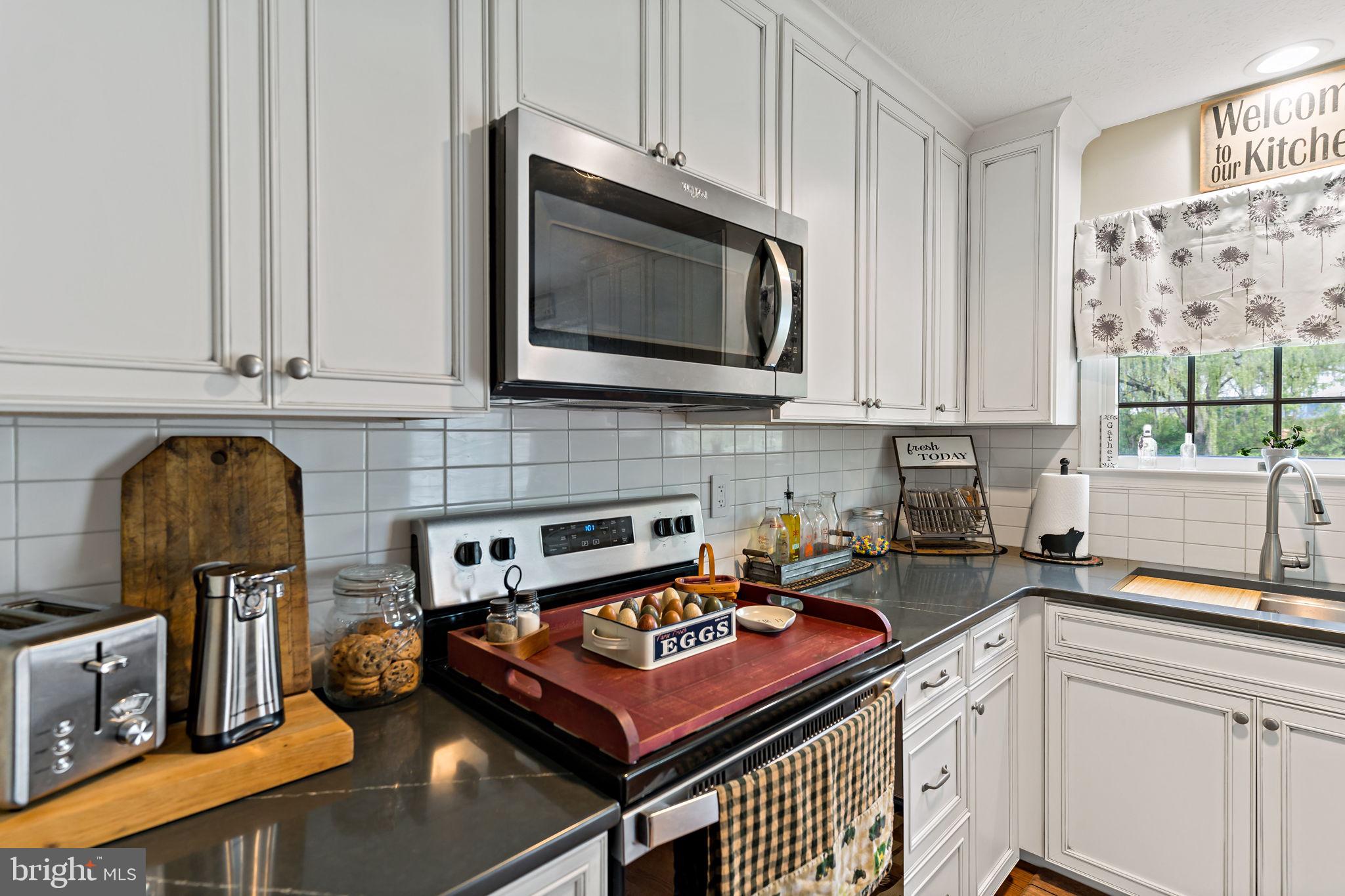 RIDGEWOOD MANOR - Residential