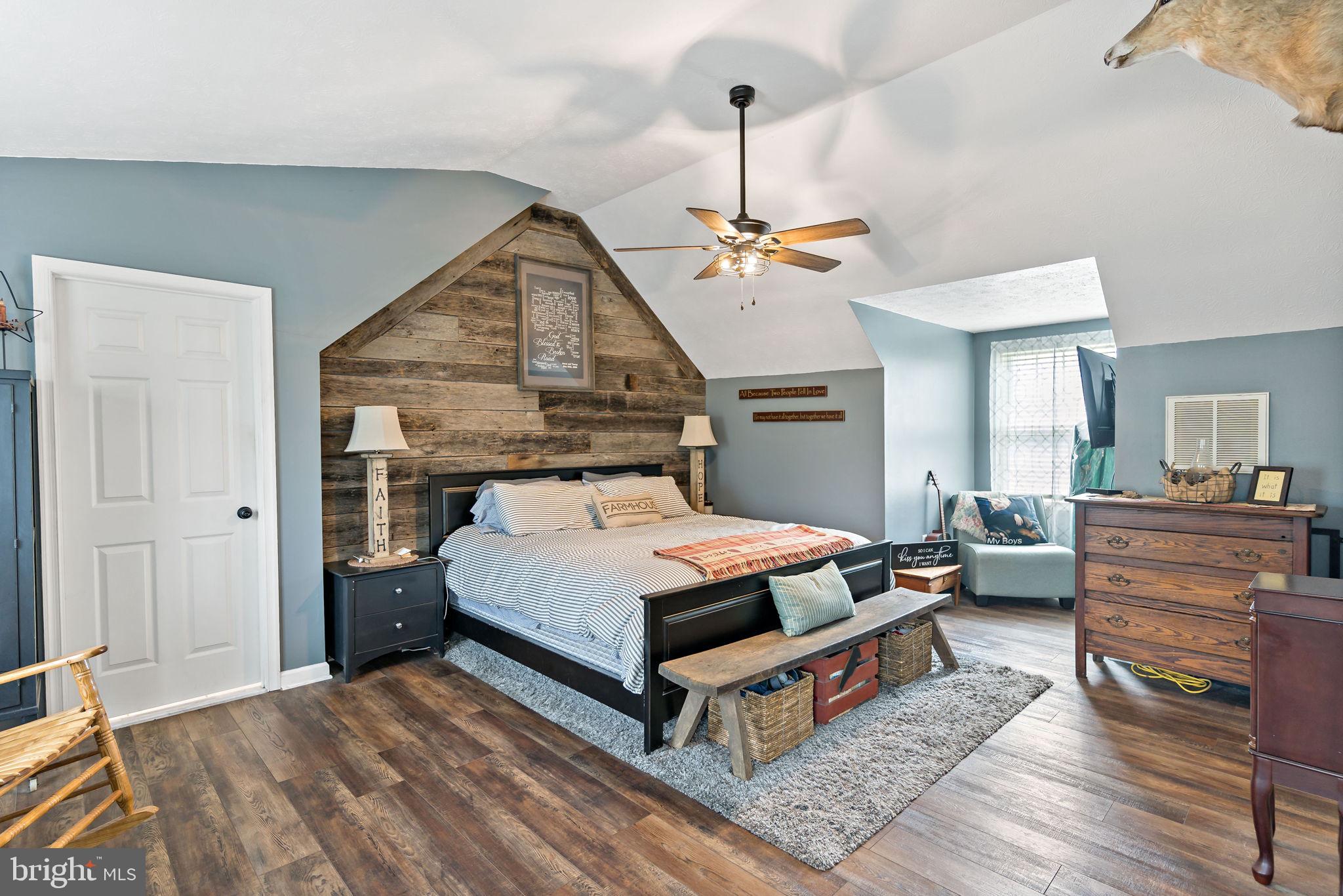 RIDGEWOOD MANOR - Residential