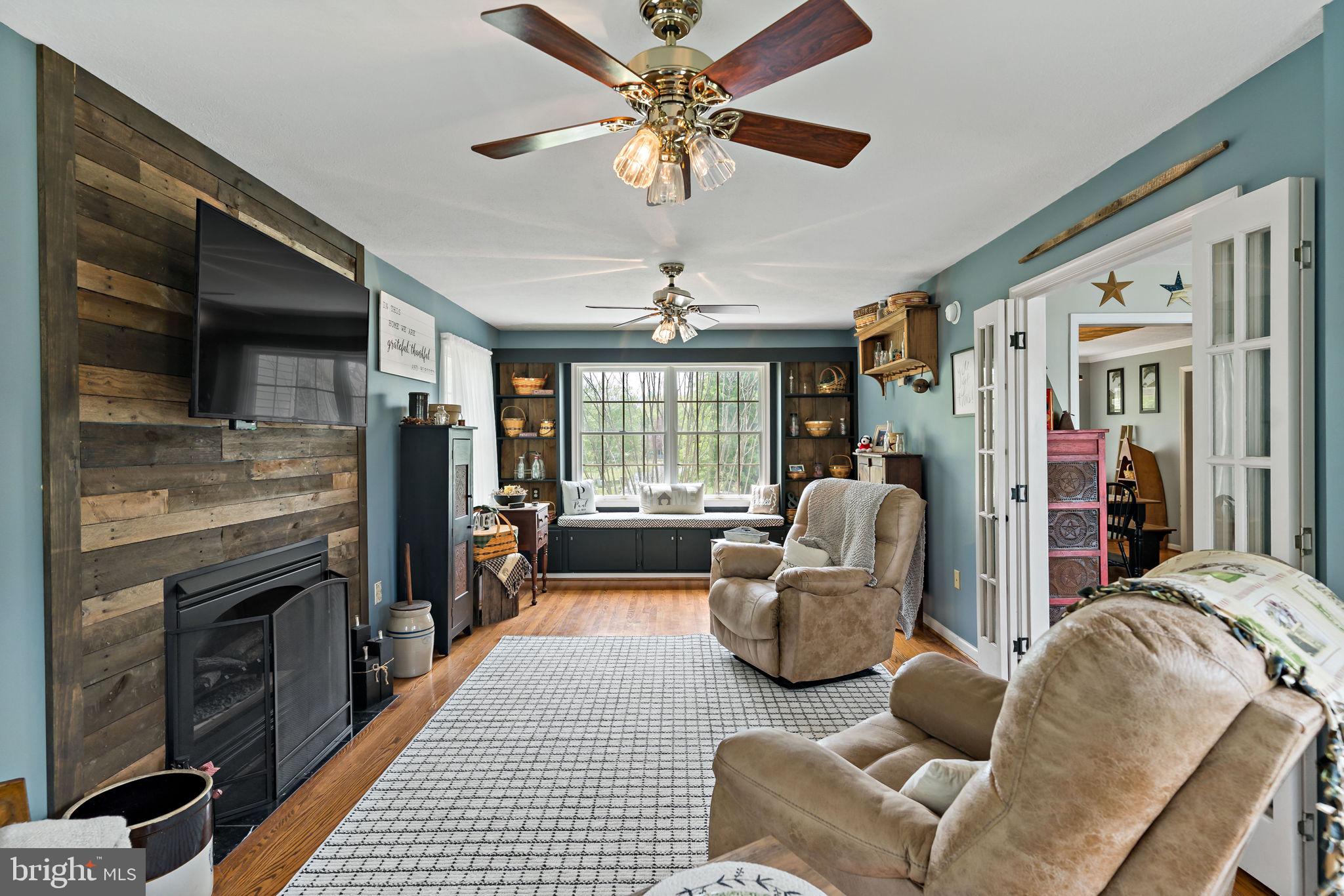 RIDGEWOOD MANOR - Residential