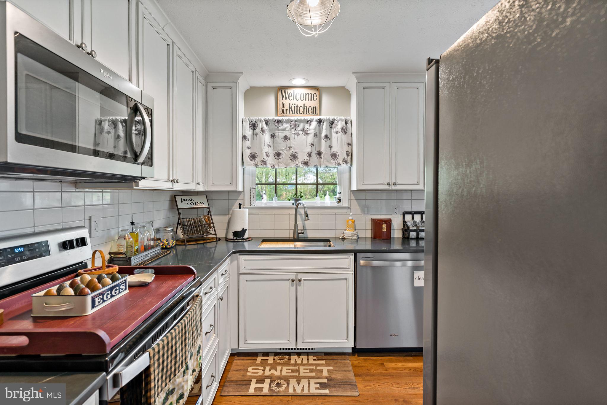 RIDGEWOOD MANOR - Residential