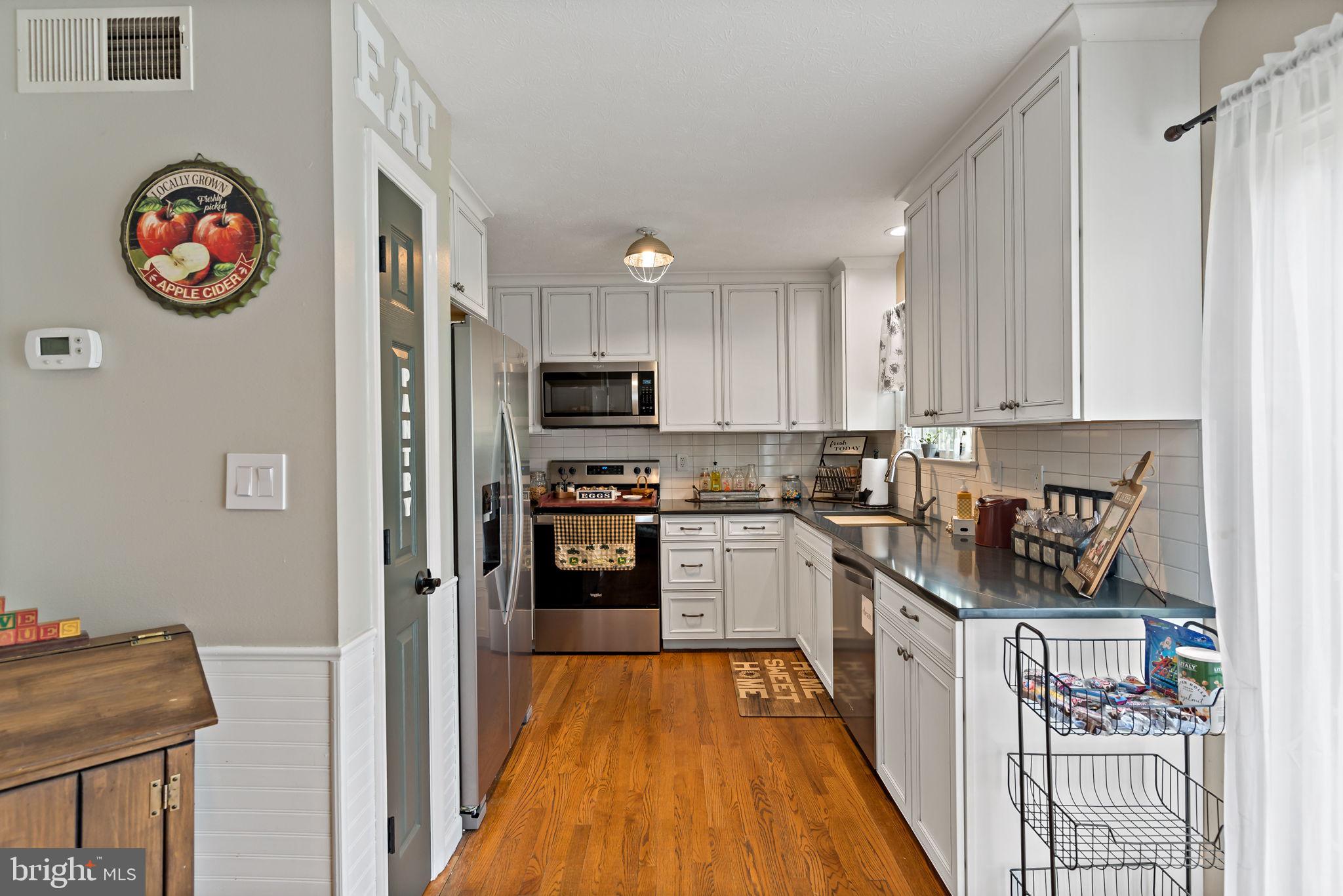 RIDGEWOOD MANOR - Residential