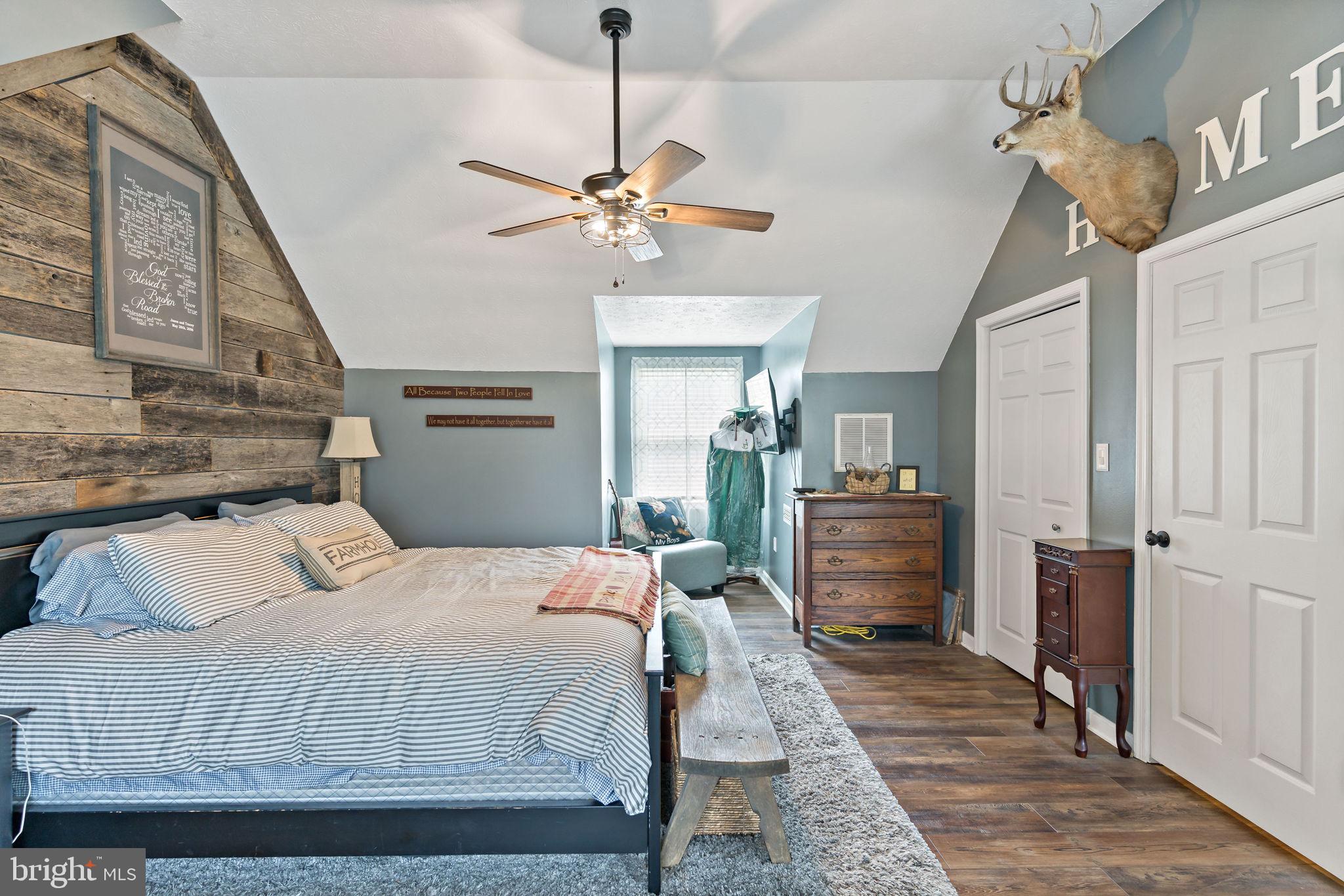 RIDGEWOOD MANOR - Residential