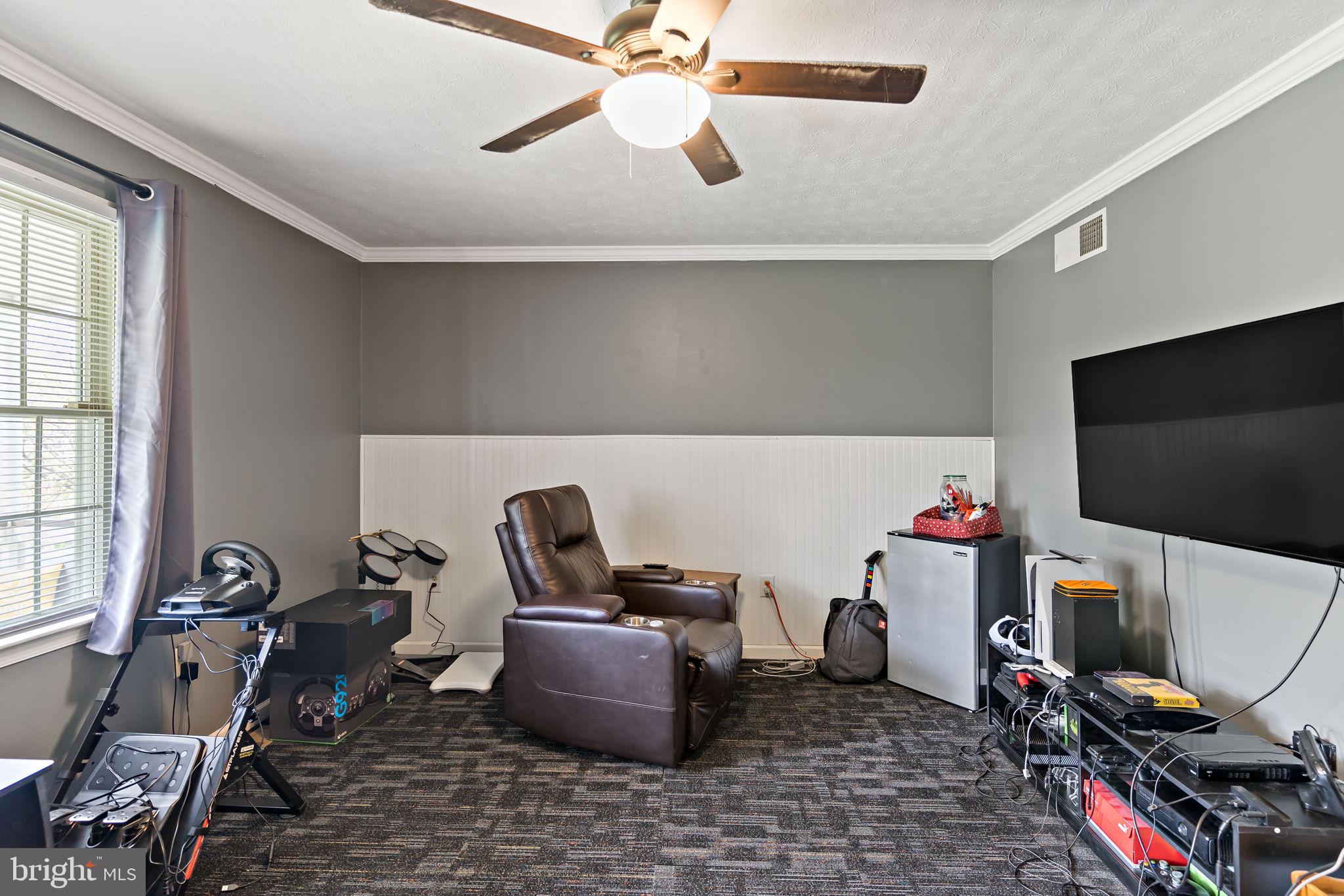 RIDGEWOOD MANOR - Residential