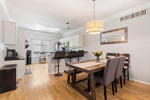 EARLES LAKE - Residential