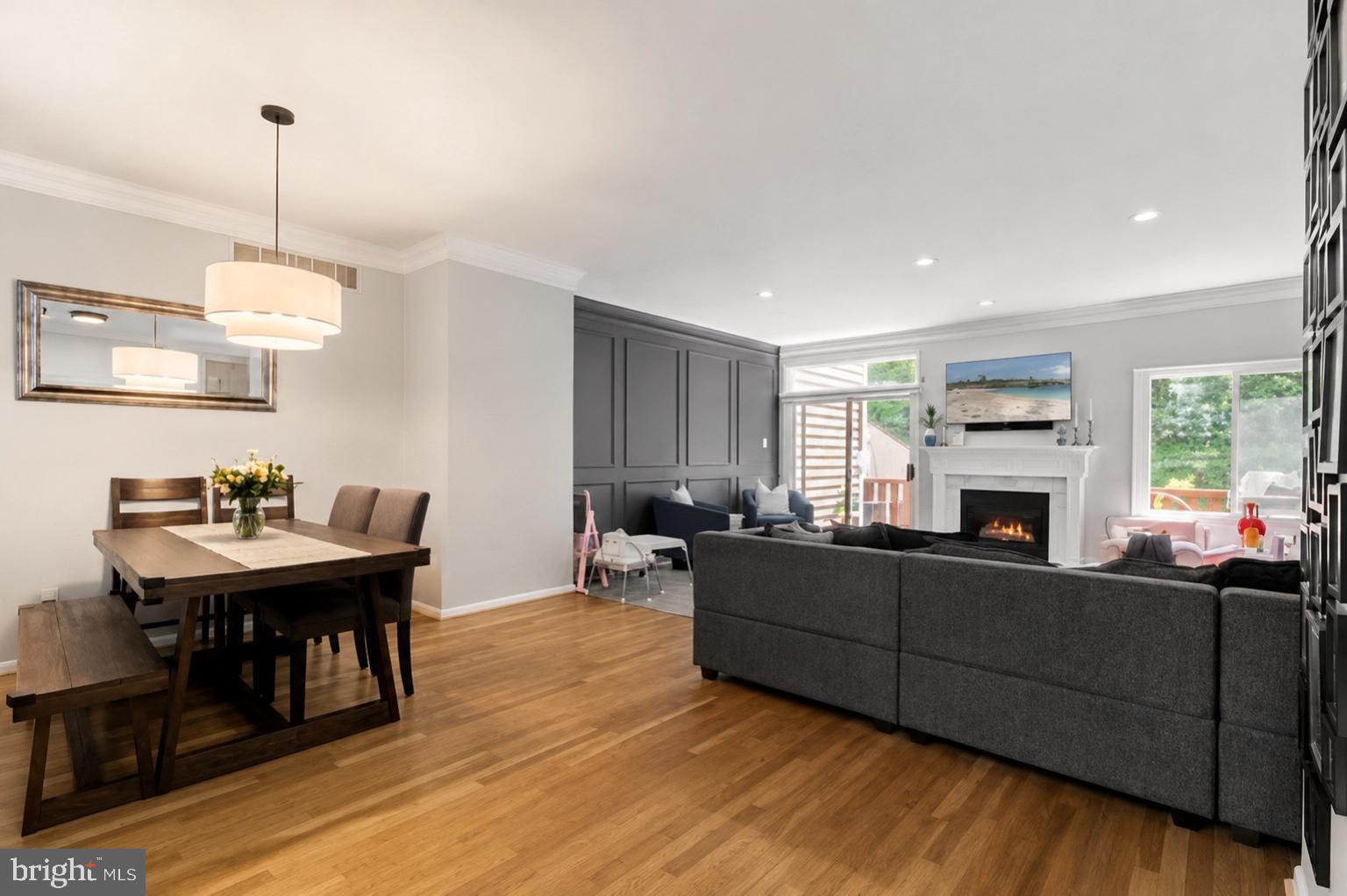 EARLES LAKE - Residential