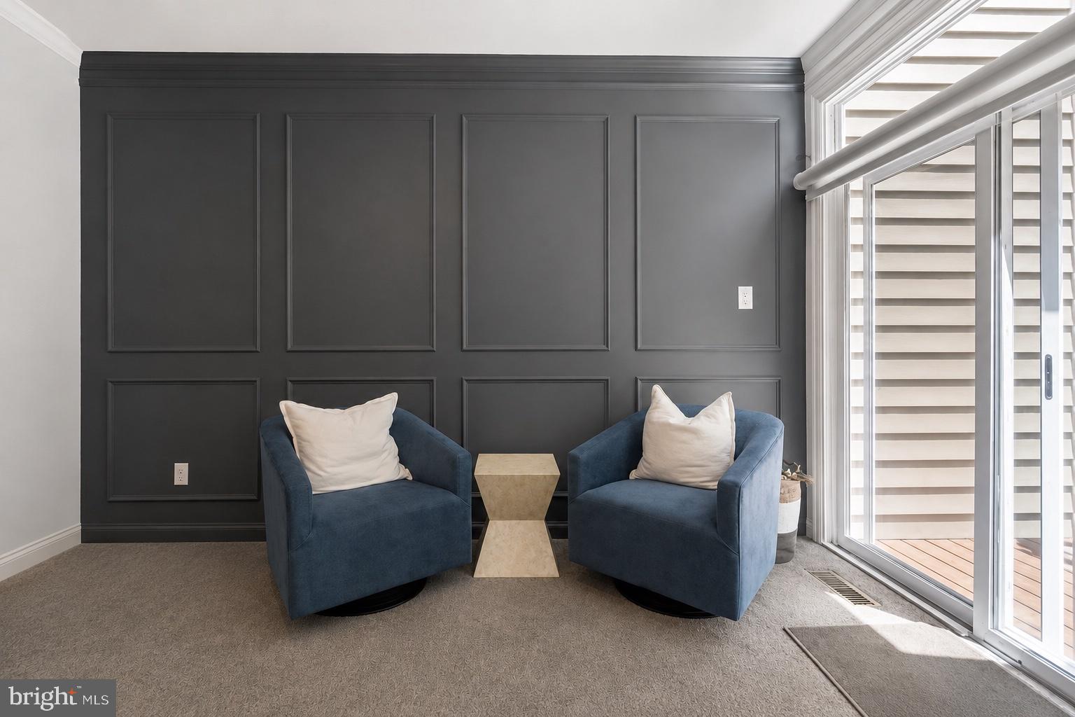 EARLES LAKE - Residential