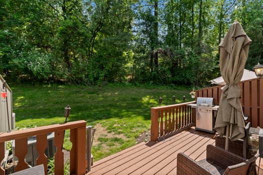 EARLES LAKE - Residential