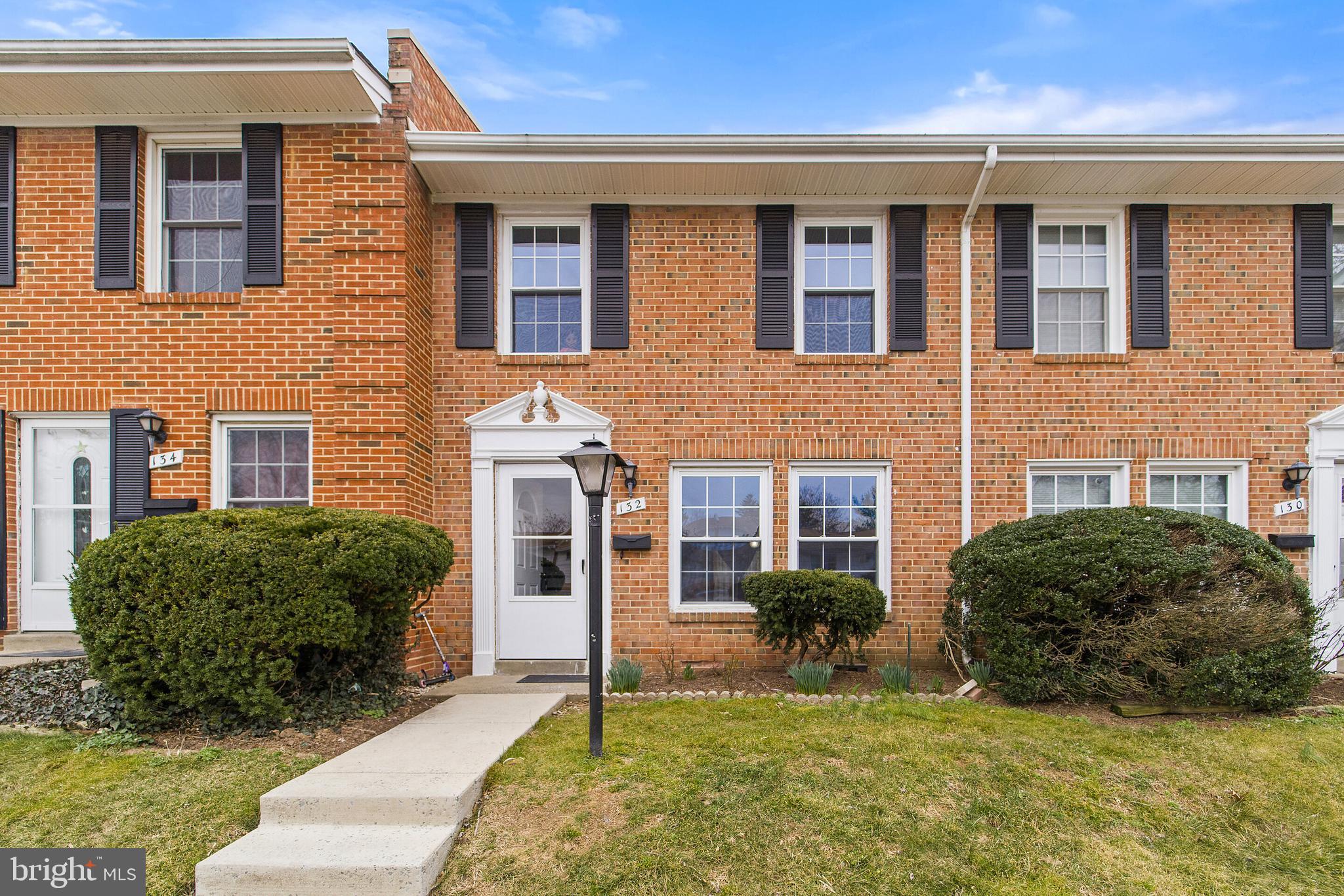 PEMBROOKE - Residential