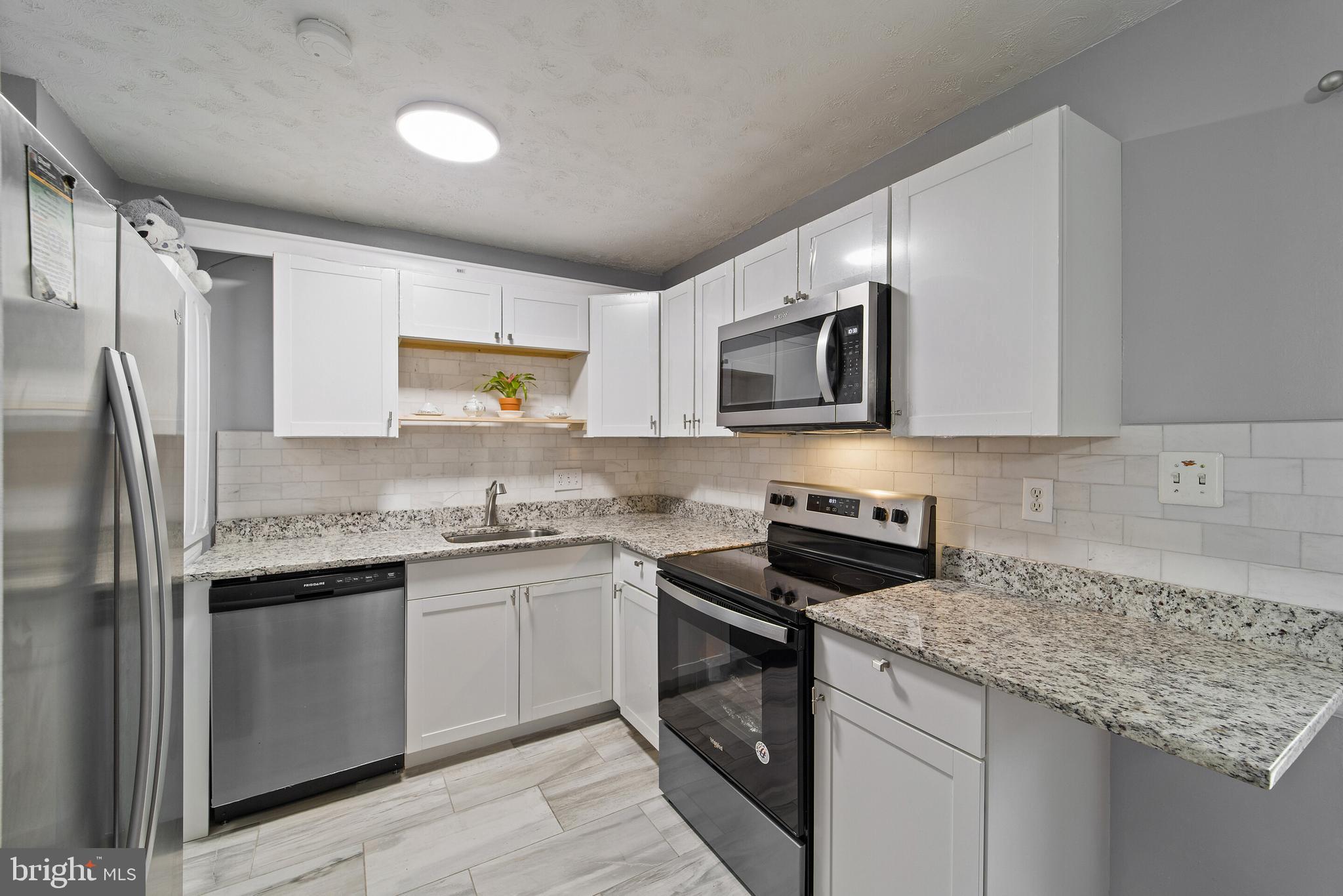 PEMBROOKE - Residential