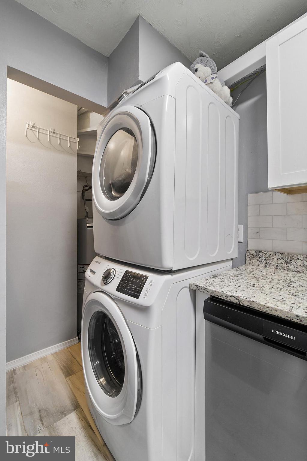 PEMBROOKE - Residential