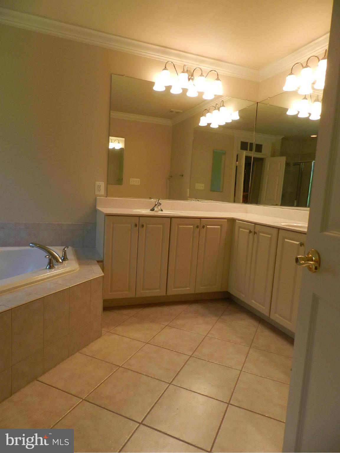 STONEWALL MANOR - Residential Lease