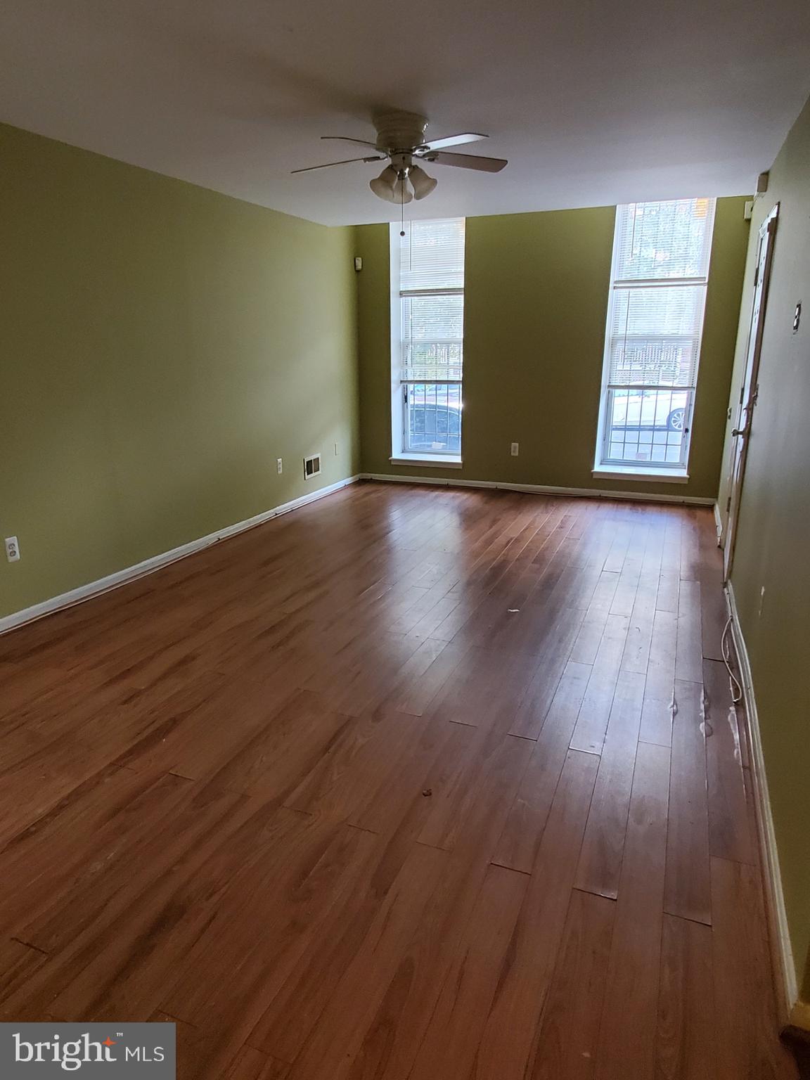 1131 N GILMOR STREET UNIT 1