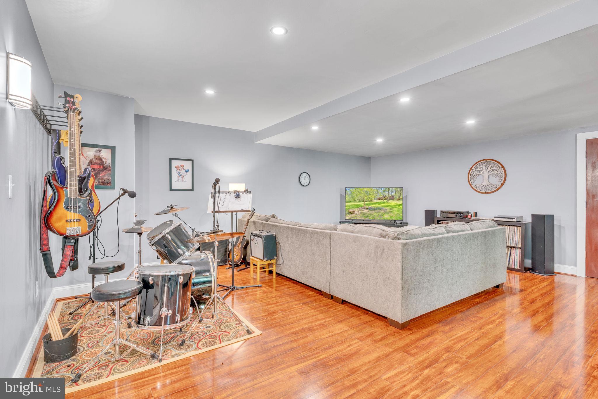 FRIENDSHIP WOODS - Residential