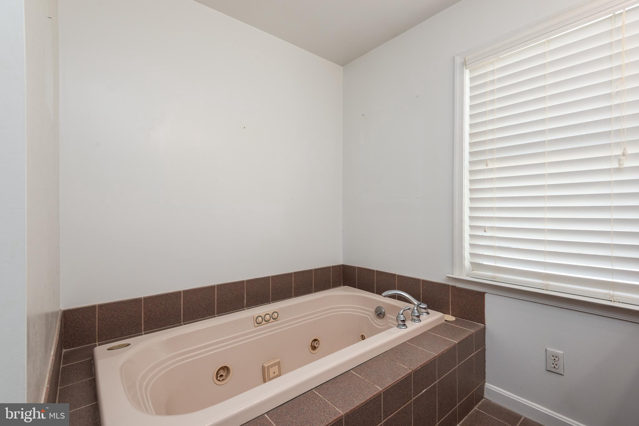 KIRWANS LANDING - Residential