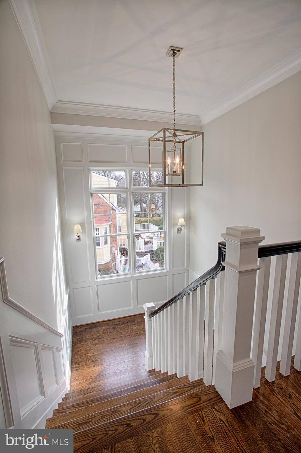 COUNTRY CLUB MANOR - Residential