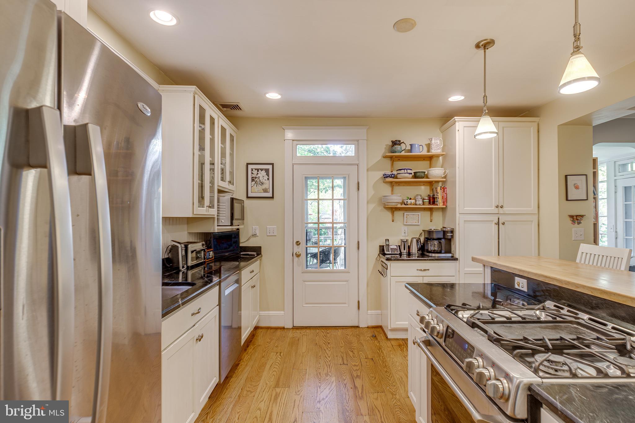 SCHOOL LANE HILLS - Residential